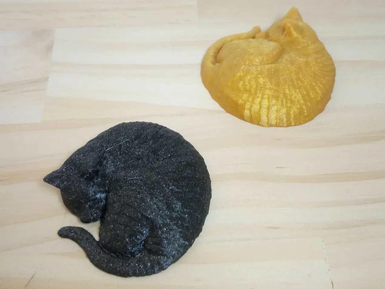 Mô hình mèo ngủ cuộn tròn chi tiết cao