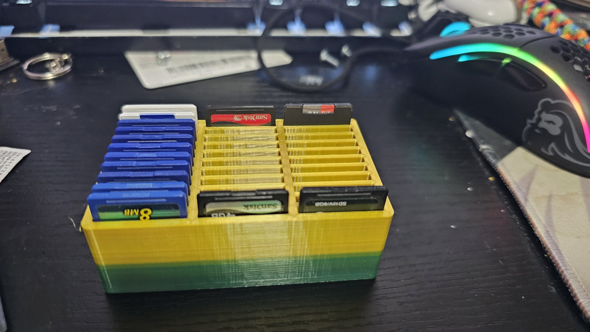 Giá đỡ thẻ SD 33 thẻ cho gia đình và văn phòng