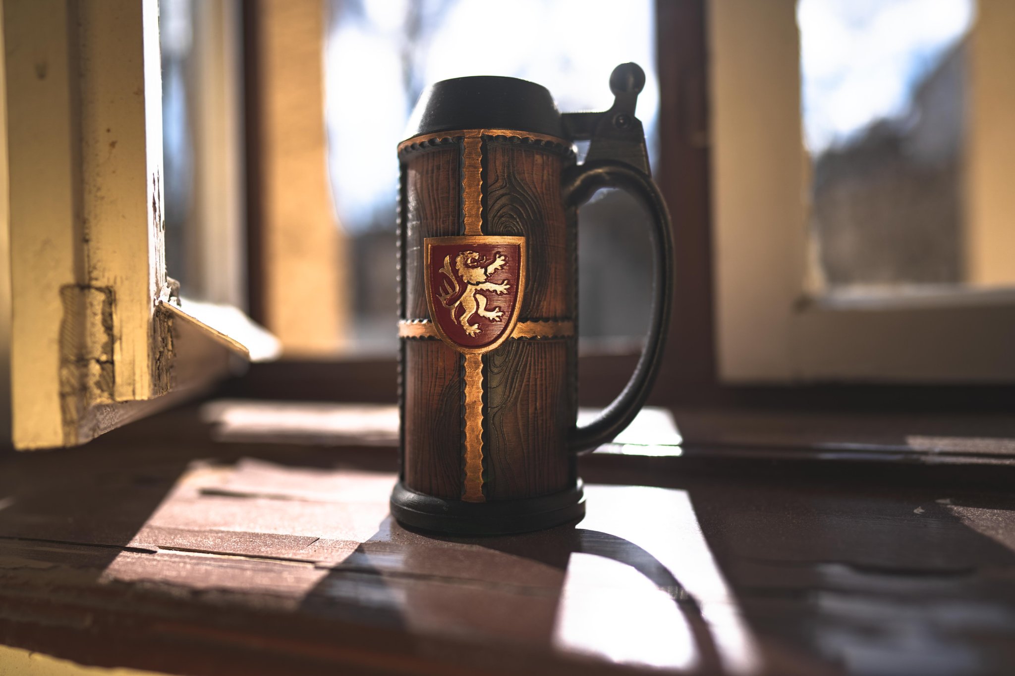 Giá đỡ bình bia Humpen 0.5l với nắp bảo vệ