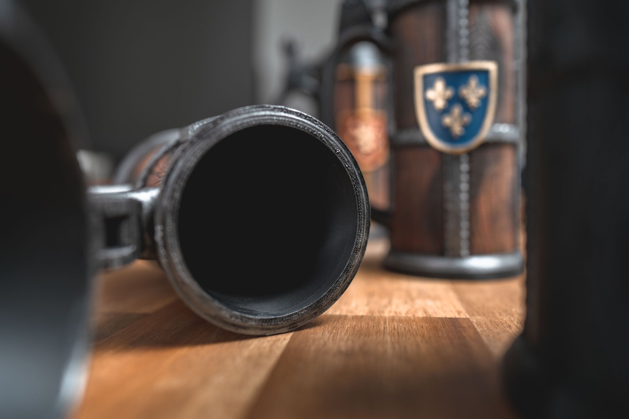 Giá đỡ bình bia Humpen 0.5l với nắp bảo vệ