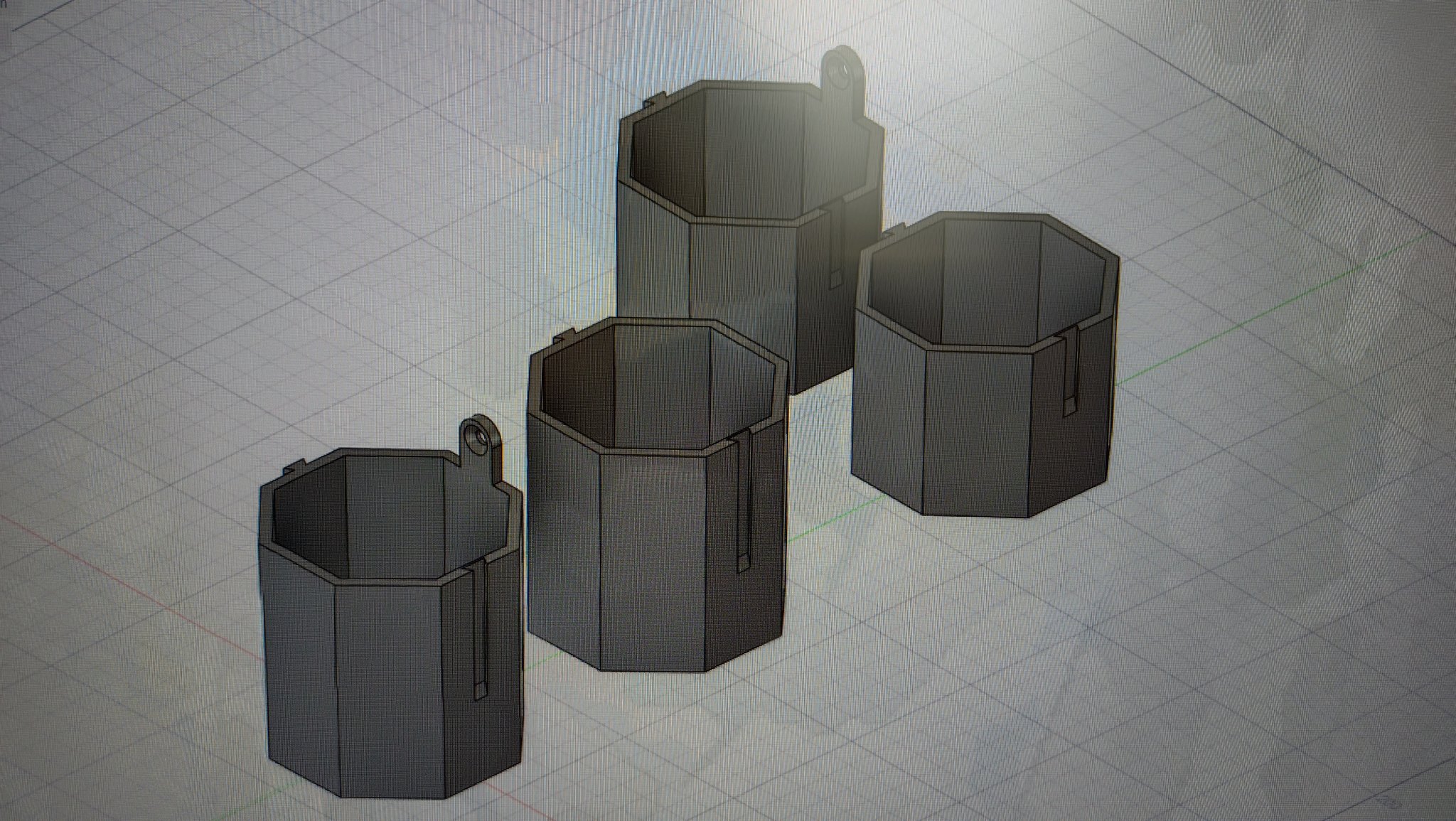 Giá đỡ chai xịt đa năng với hai chiều cao khác nhau