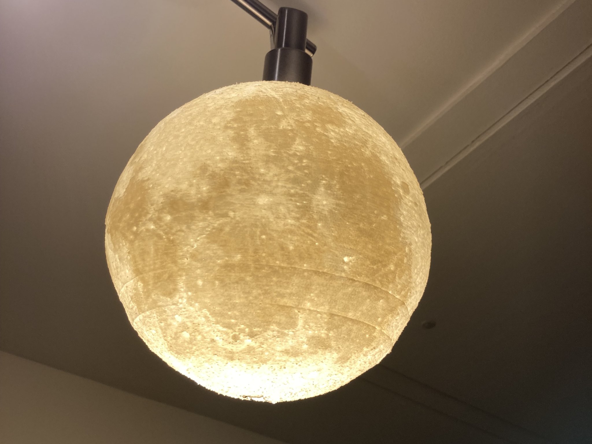 Đèn bàn hình trăng lithophane thiết kế tinh xảo