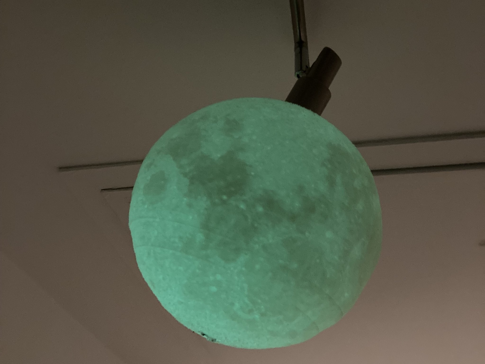 Đèn bàn hình trăng lithophane thiết kế tinh xảo