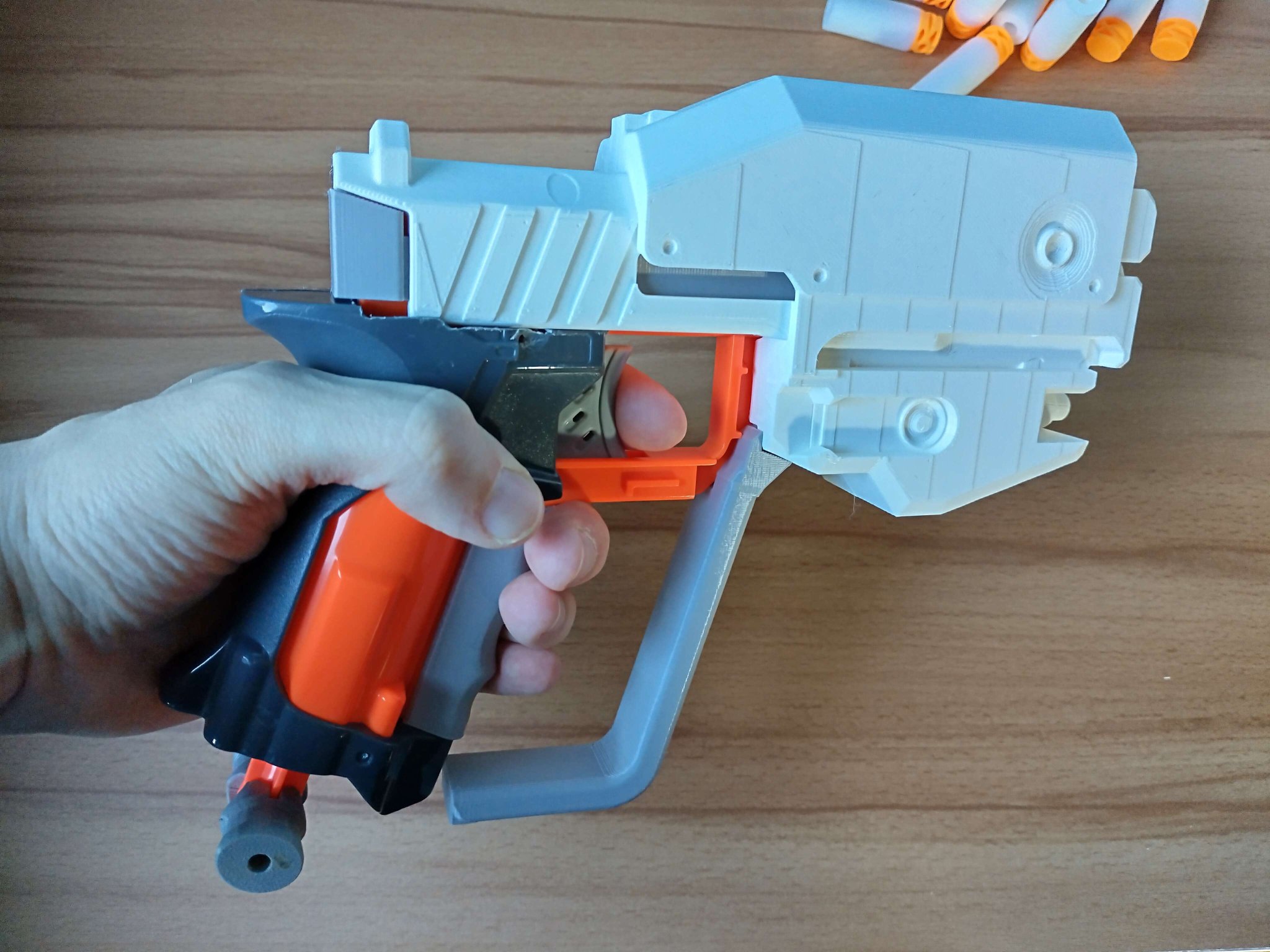 Súng Halo Magnum Nerf Bigshock với khoang nạp từ sau