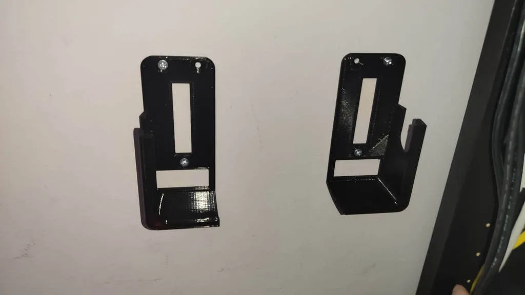 Giá đỡ ổ cắm điện gắn tường cho dây dẫn