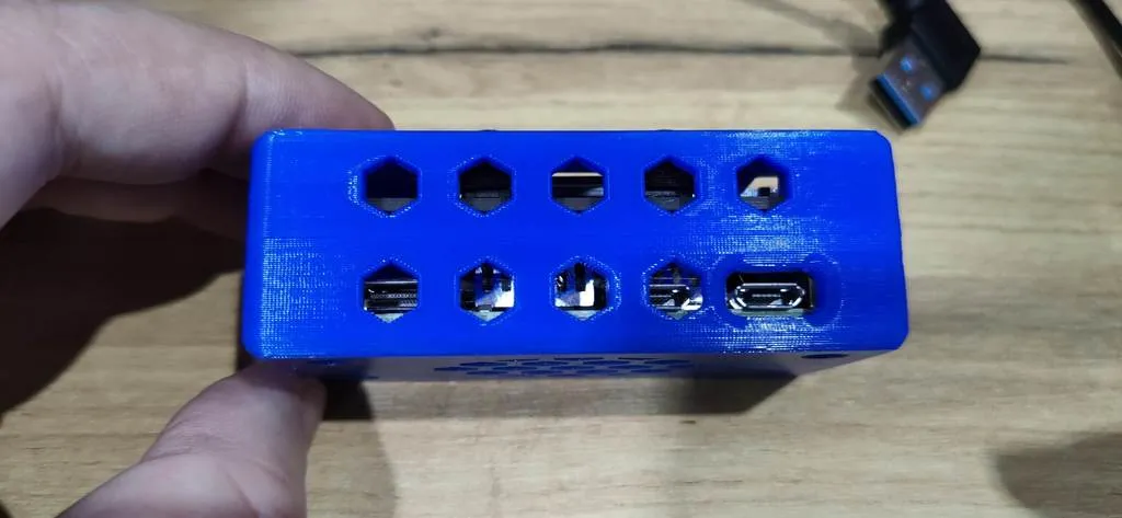 Vỏ cho PIZW2MT32 với thiết kế bo tròn và vát cạnh