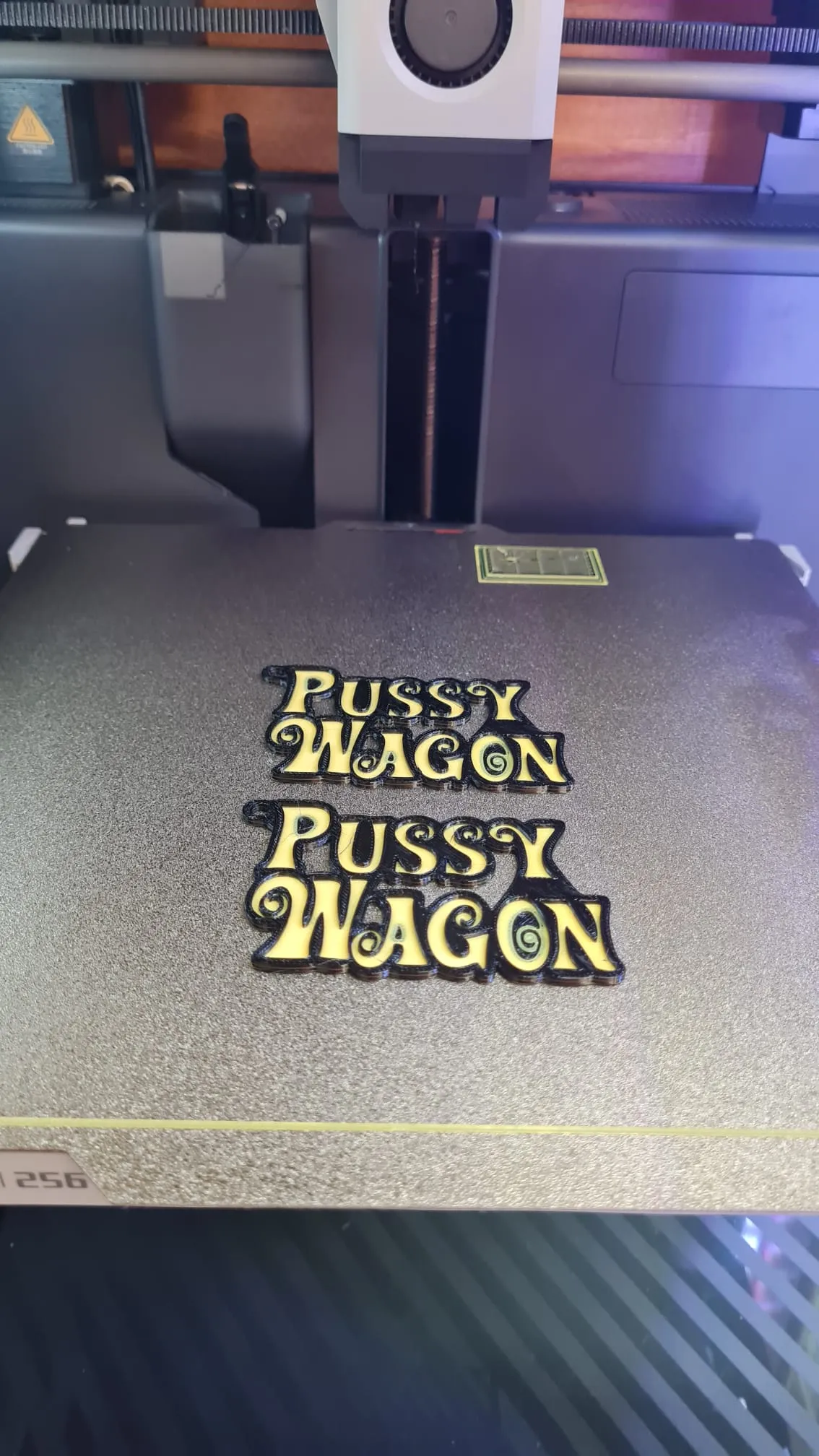 Móc khóa xe hơi Pussy từ phim Kill Bill