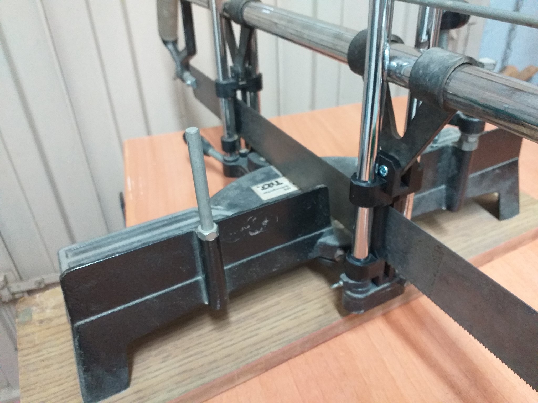 Phụ tùng thay thế cho máy cắt miter cầm tay