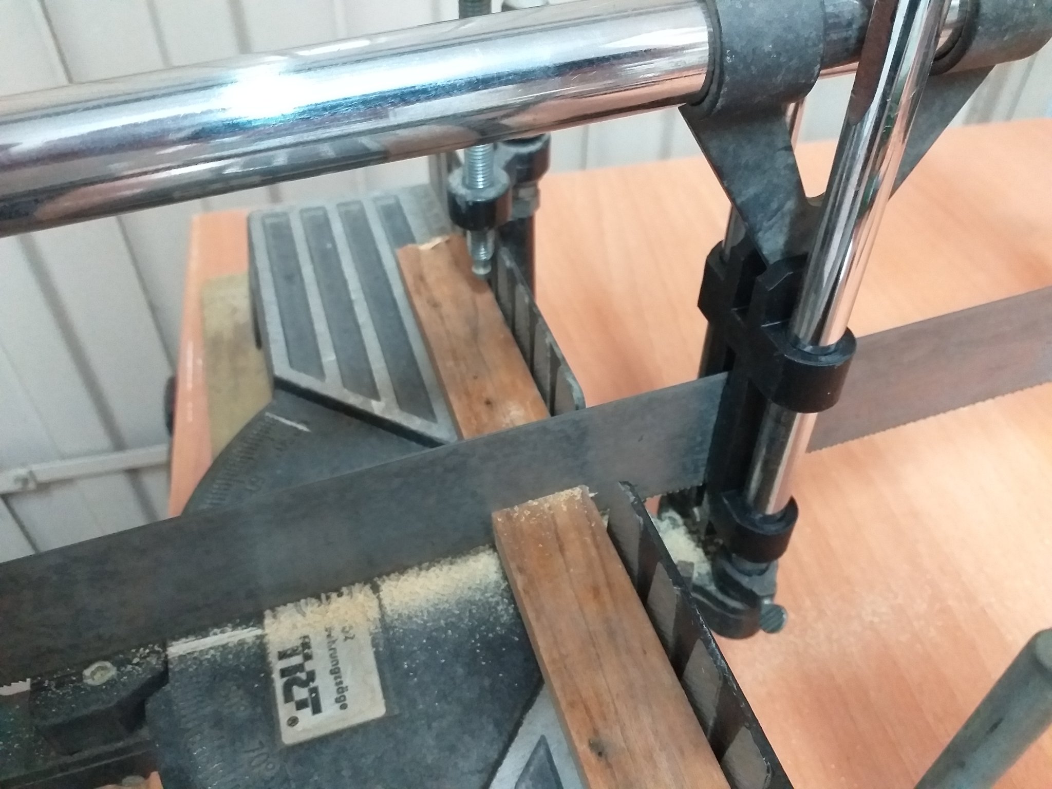 Phụ tùng thay thế cho máy cắt miter cầm tay