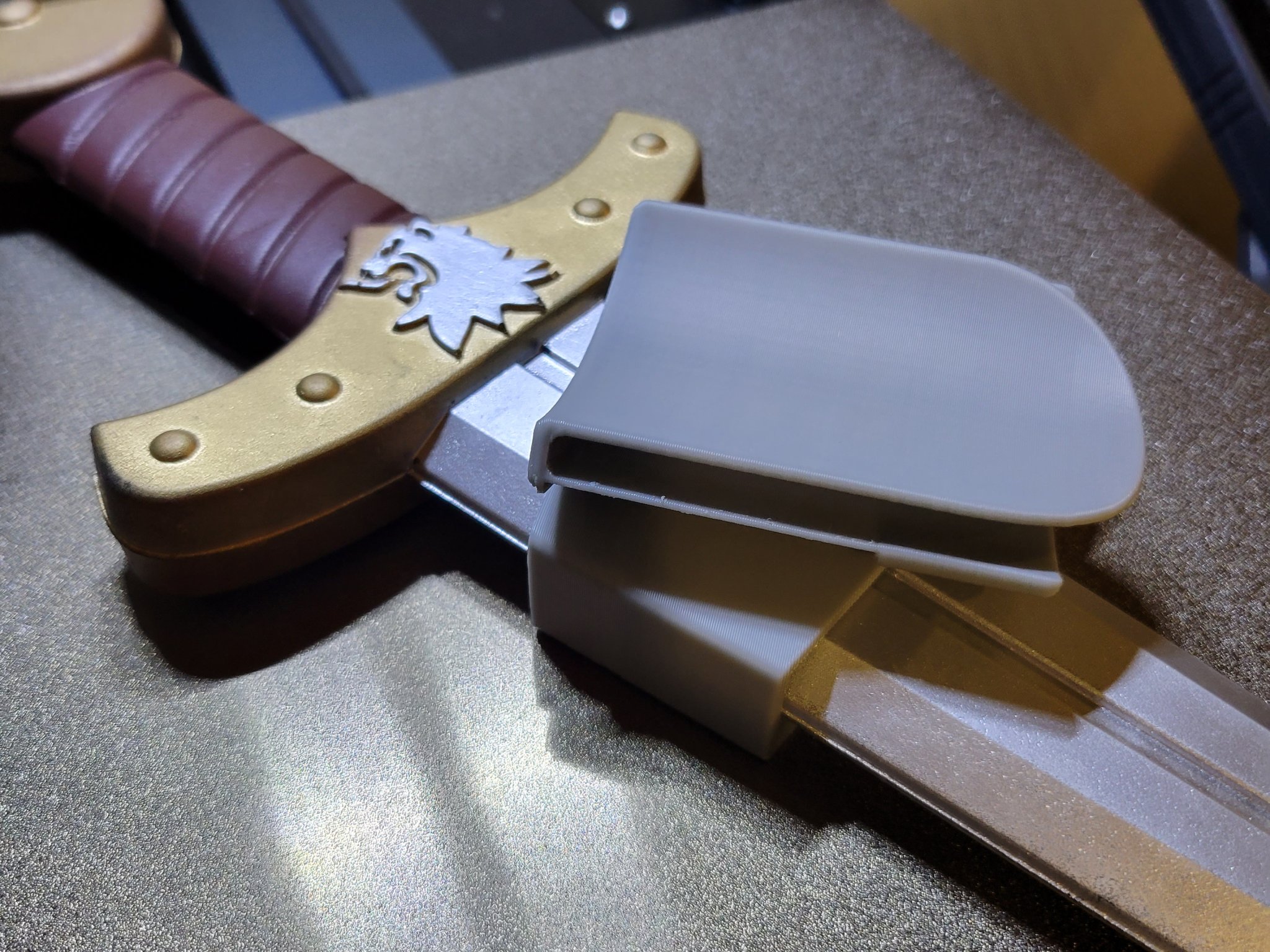 Vỏ kiếm cho trẻ em với thiết kế đặc biệt