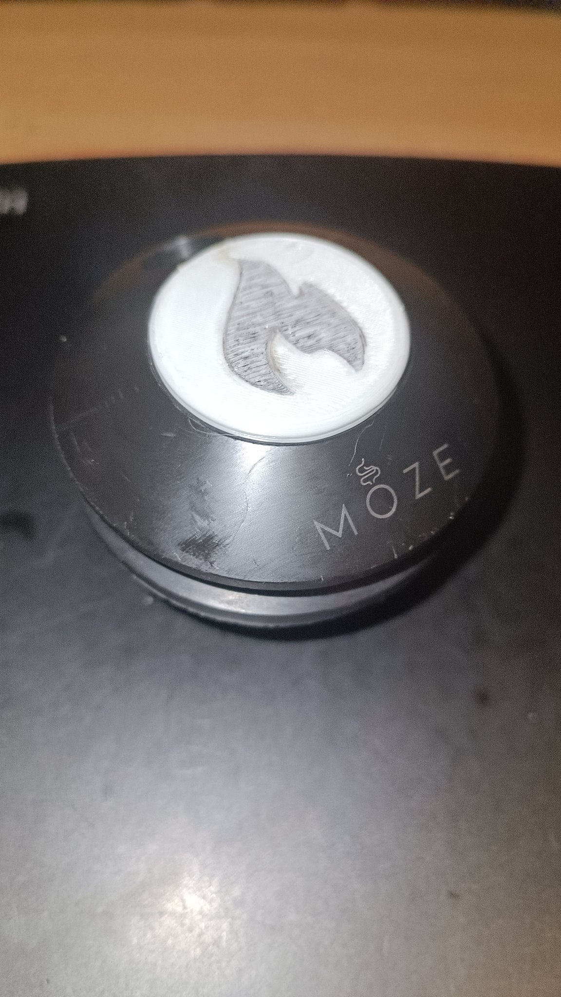 Giá đỡ di động cho hookah Moze Breeze Two