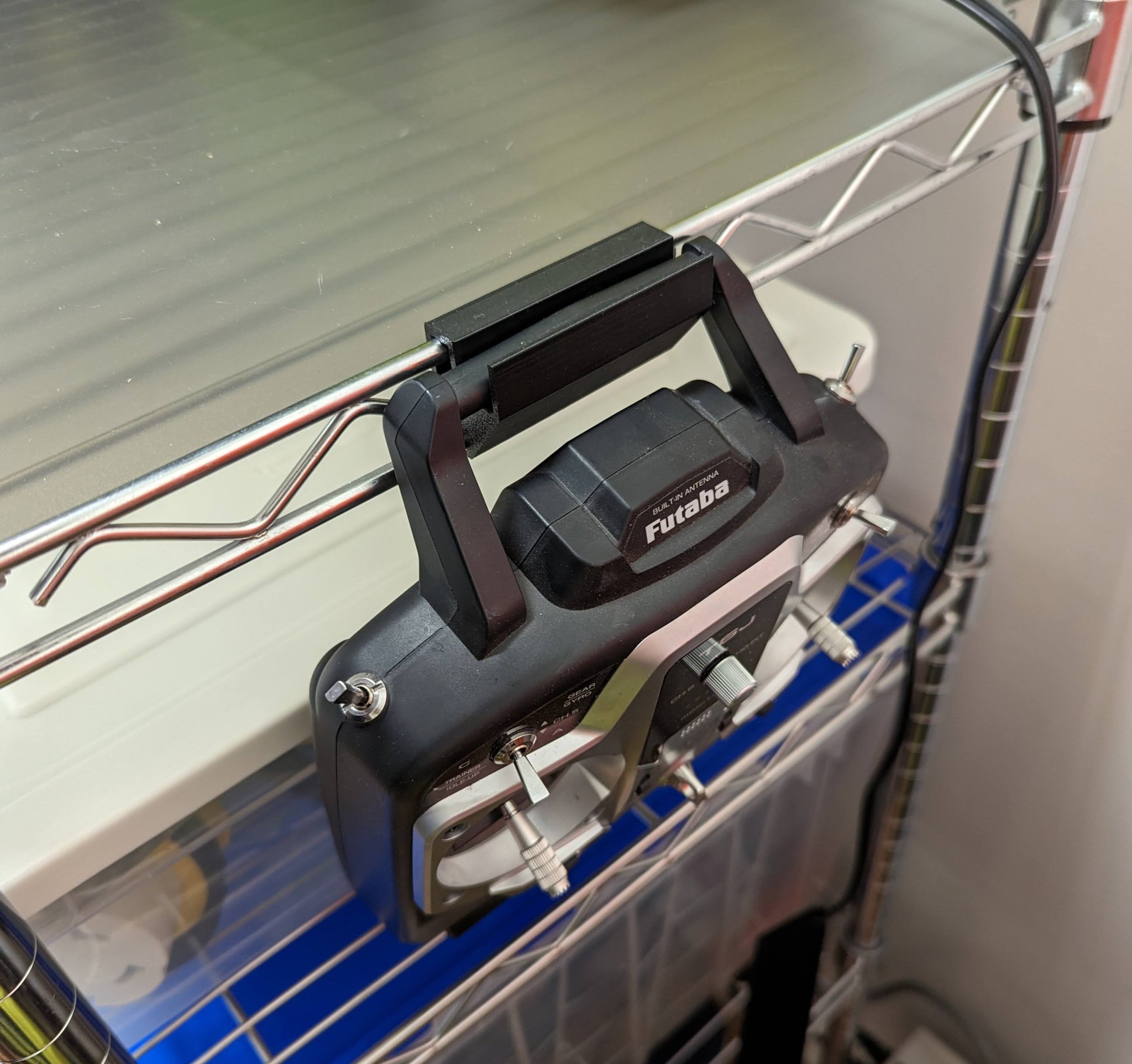 Giá đỡ điều khiển Futaba cho kệ dây