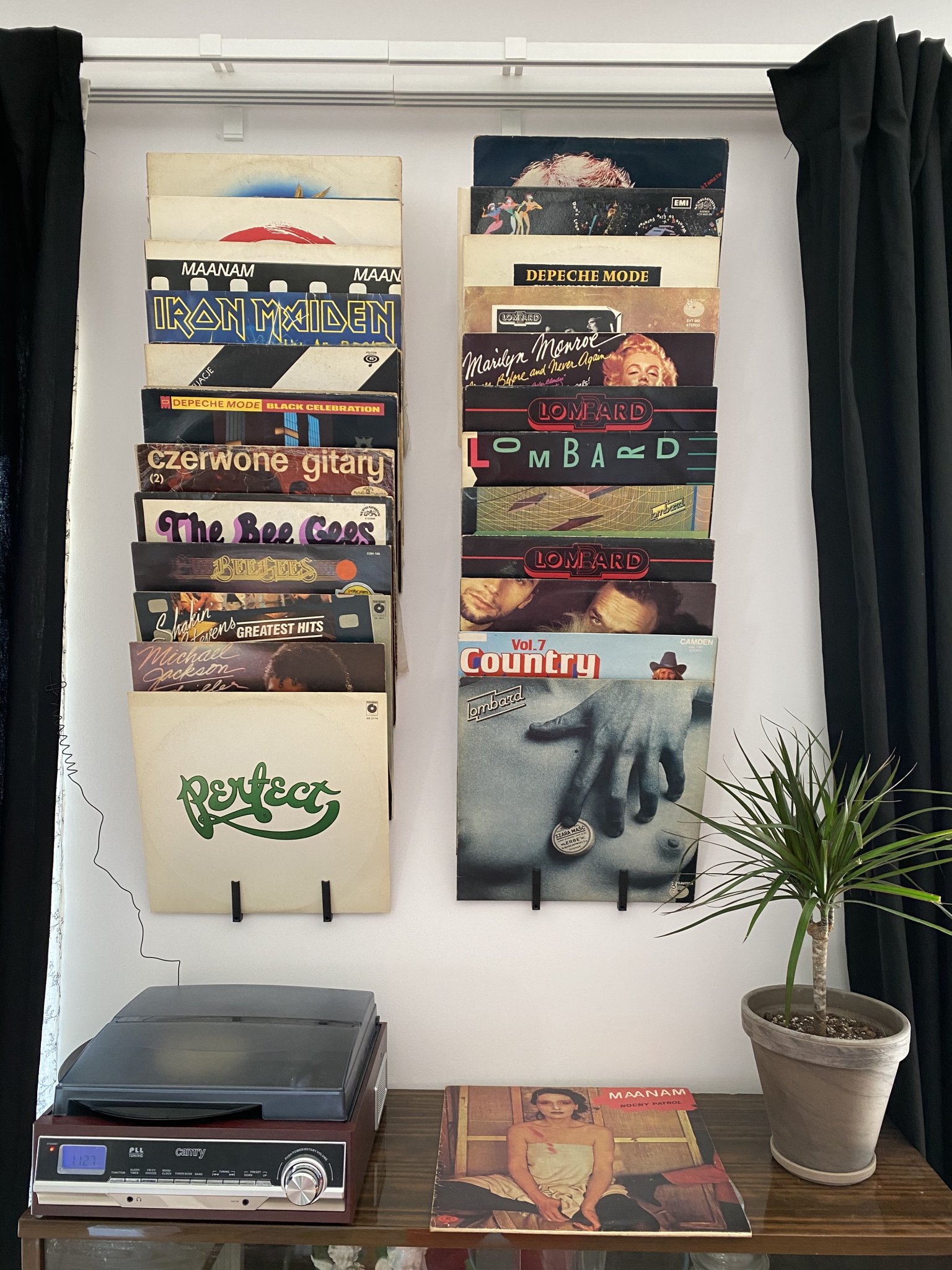 Giá đỡ vinyl treo 4 đĩa trên 1 móc