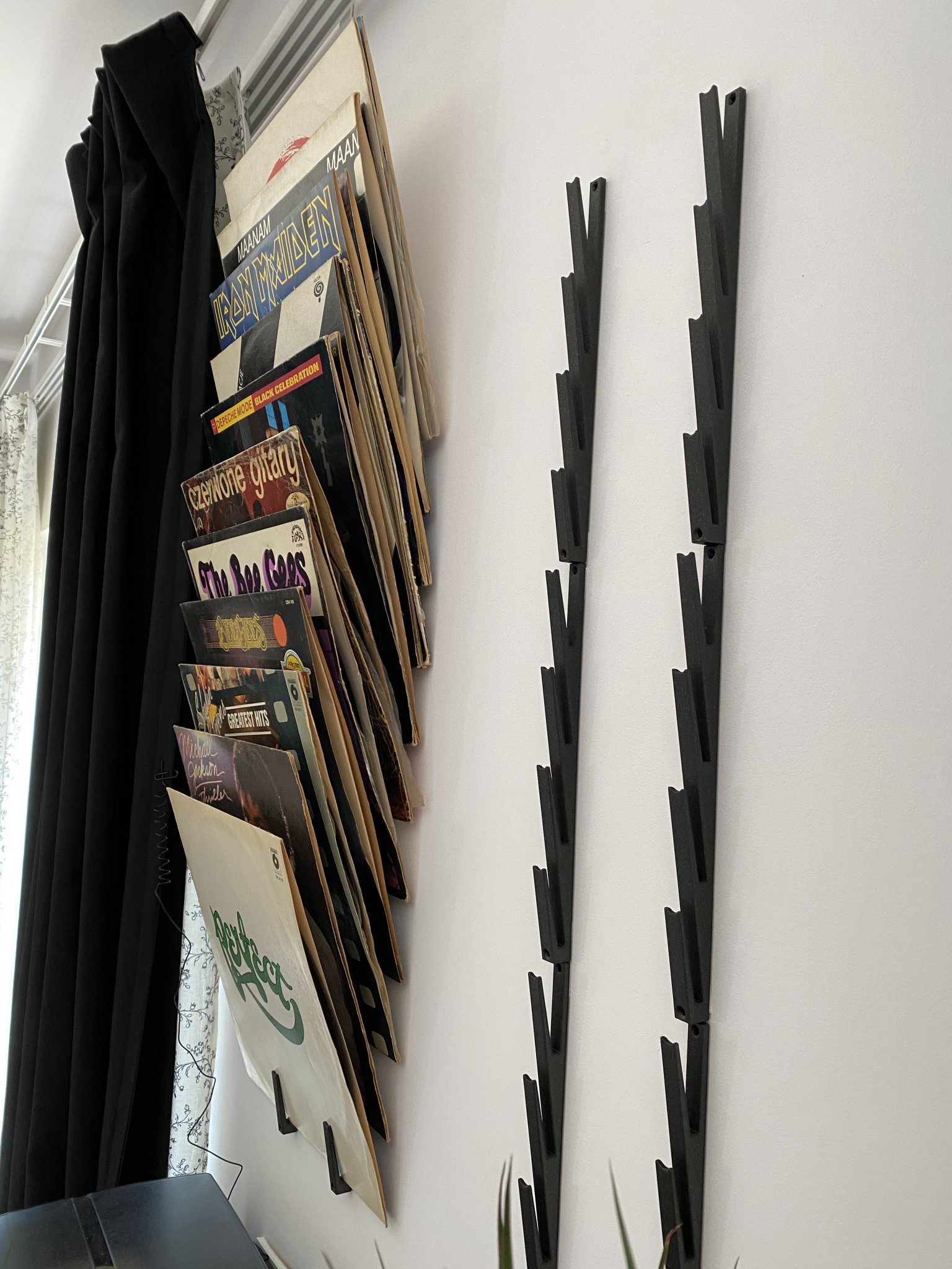 Giá đỡ vinyl treo 4 đĩa trên 1 móc