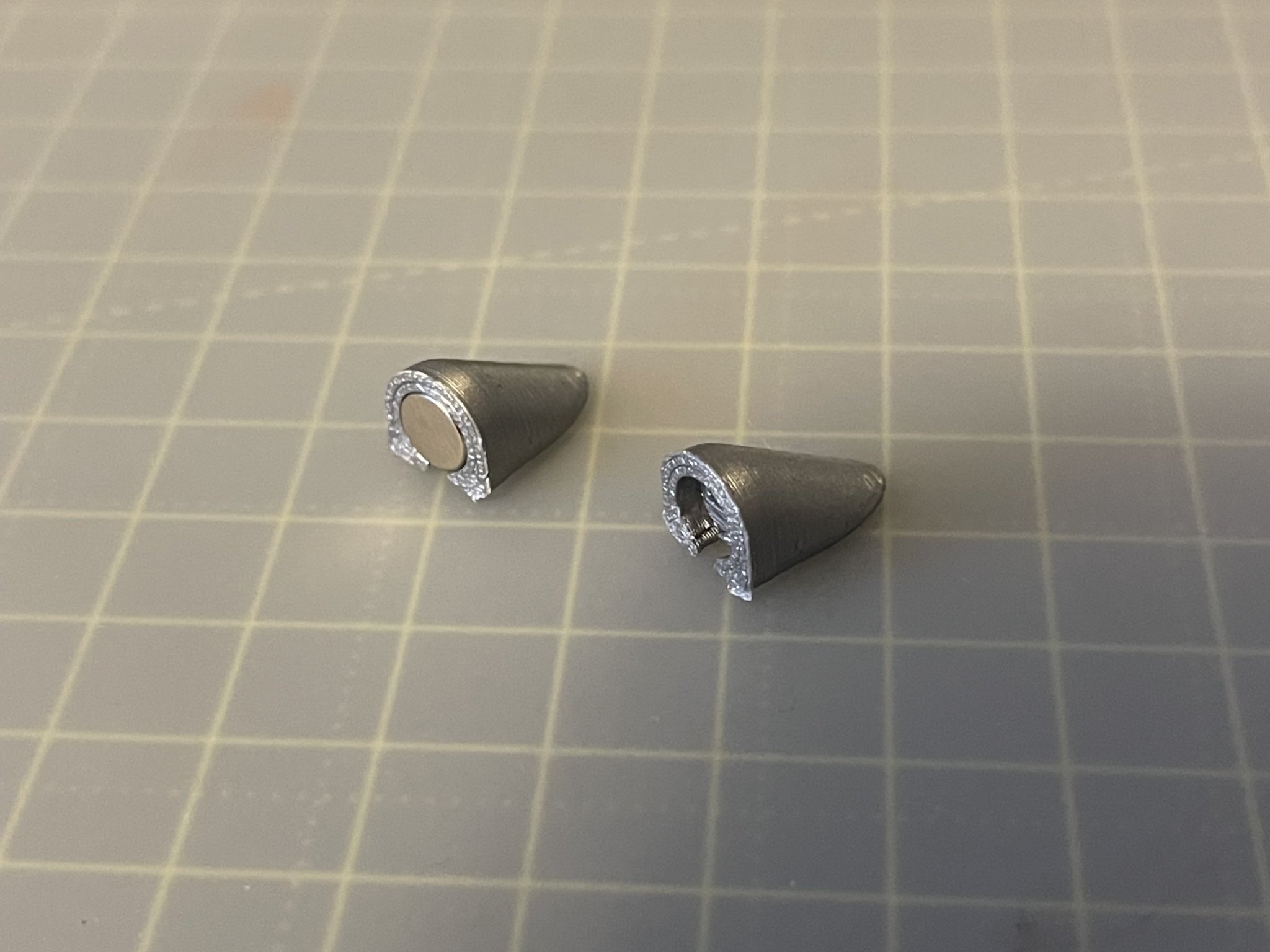 Giá đỡ cho nam châm 6x2mm trong cosplay