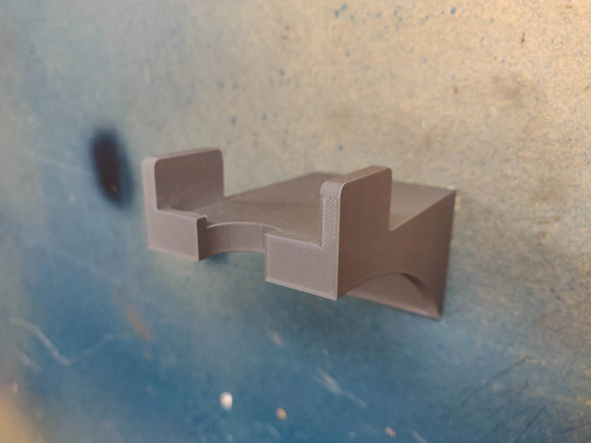 Giá treo tường cho máy cắt dây Dewalt DCM561