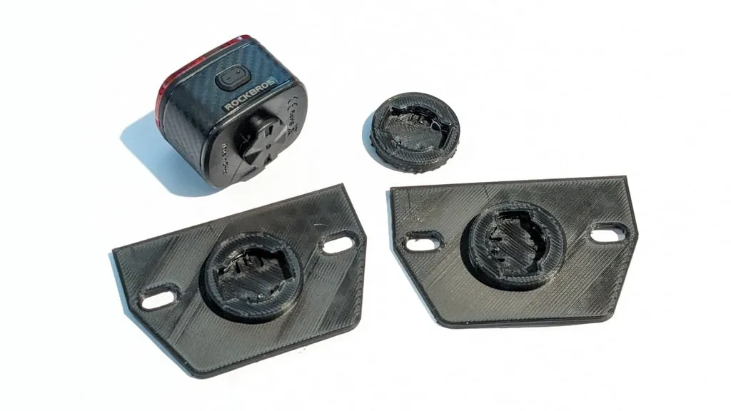 Giá đỡ đèn Rockbros Q2S cho giá đỡ xe đạp Thule Pack n Pedal