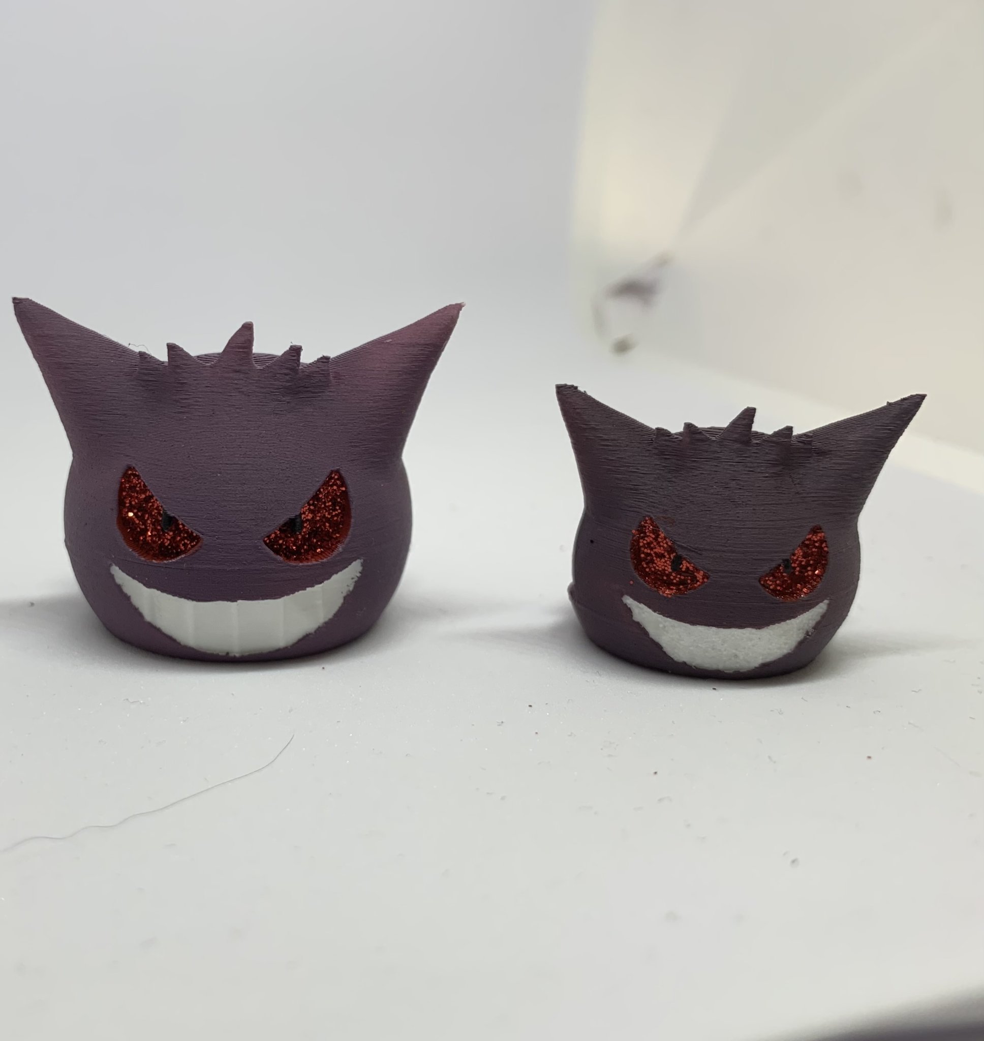 Giá đỡ thẻ Pokemon hình Gengar không cần hỗ trợ