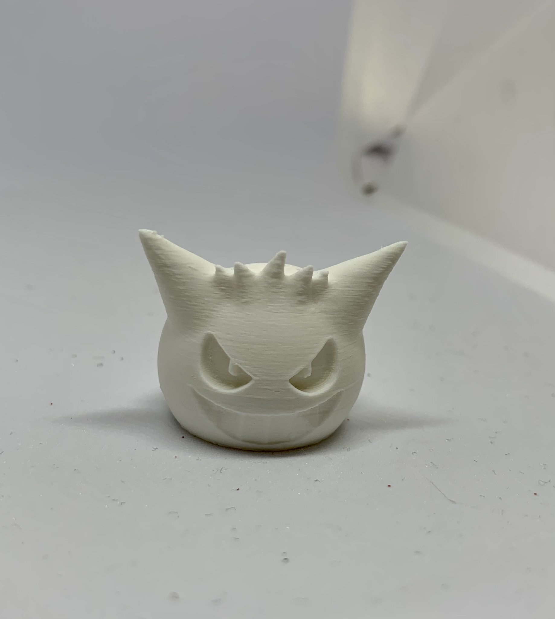 Giá đỡ thẻ Pokemon hình Gengar không cần hỗ trợ