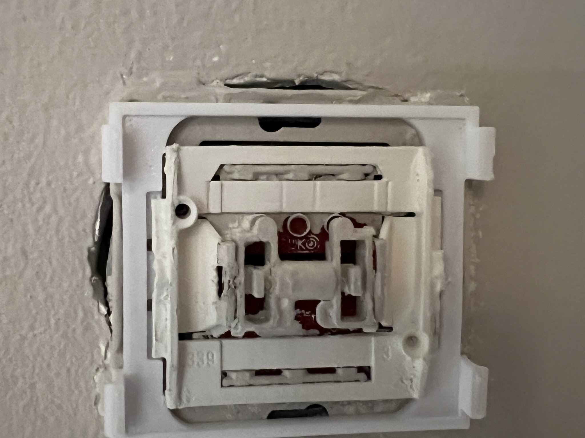 Nắp che công tắc đèn kiểu châu Âu