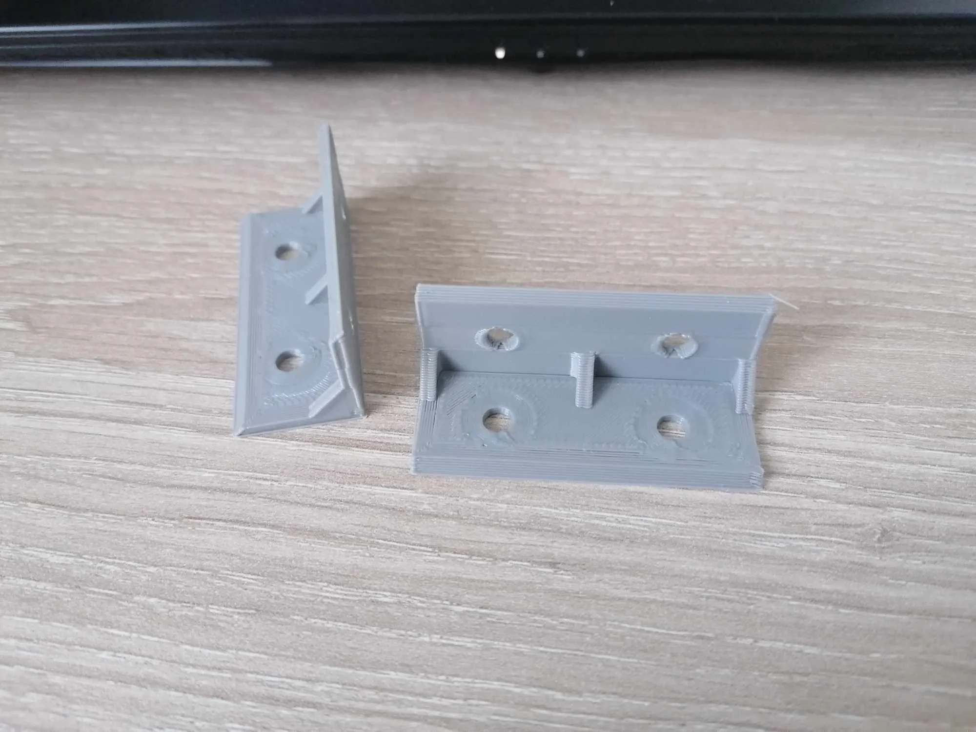 Giá đỡ 4 lỗ có tăng cường chắc chắn