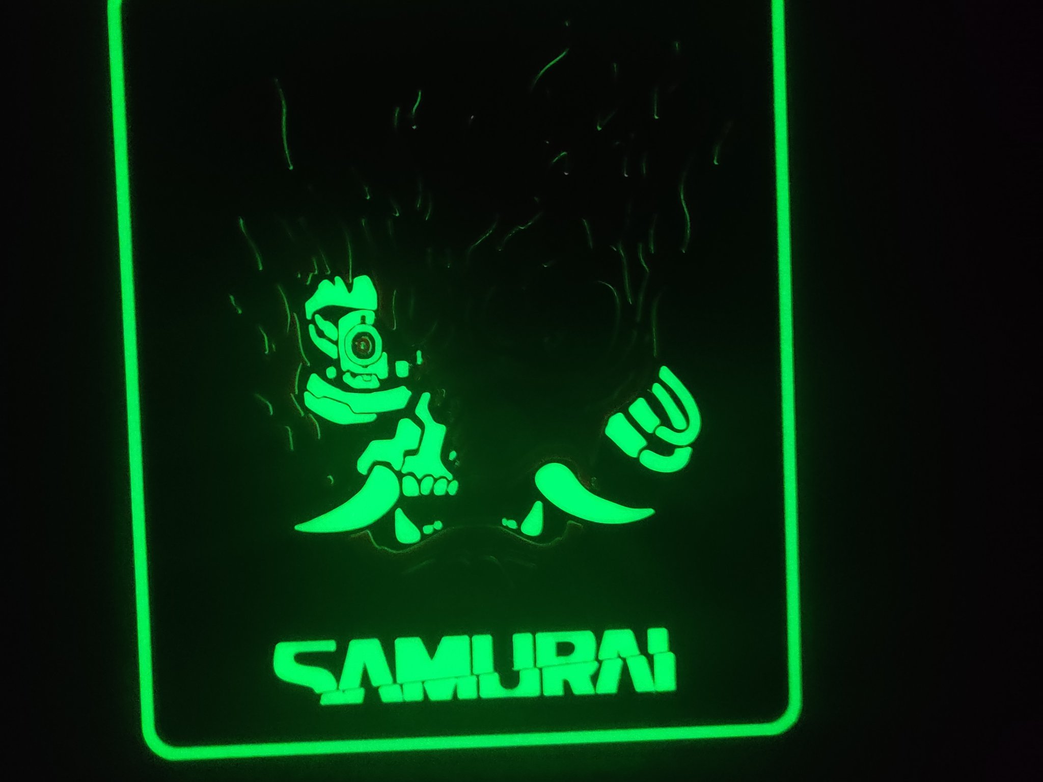 Biểu tượng samurai cyberpunk 2077 trên tấm tường 140x165