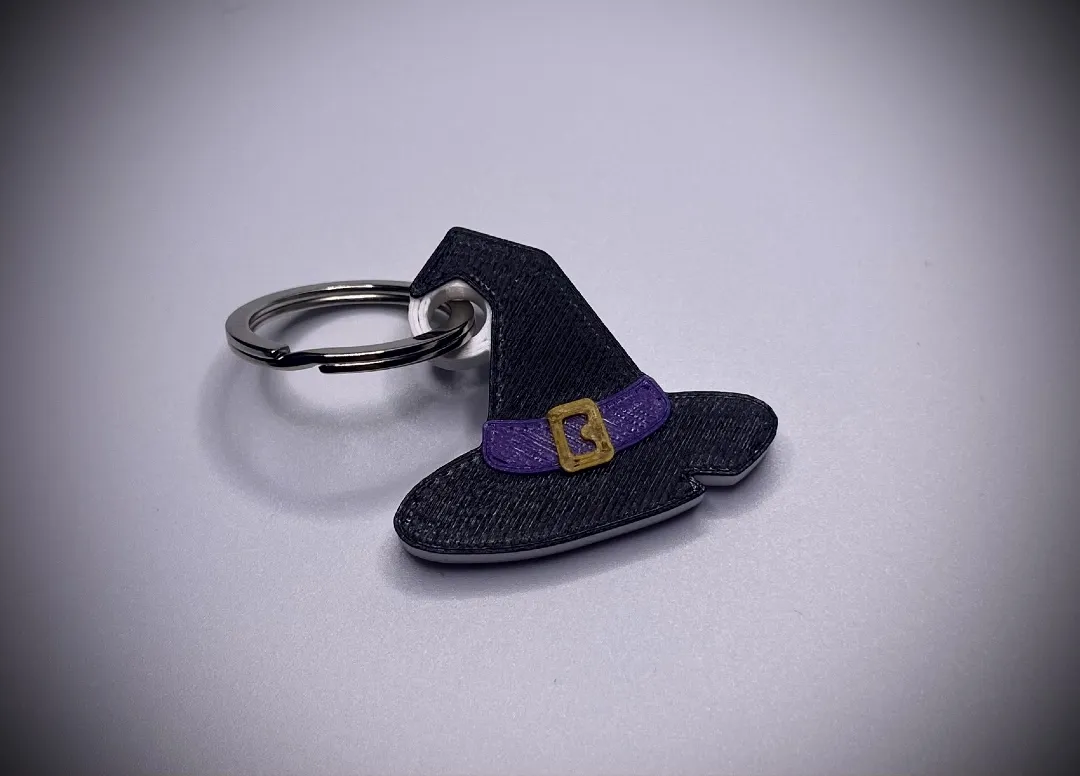 Móc khóa mũ phù thủy với lỗ 6mm và kích thước 40mm x 35mm