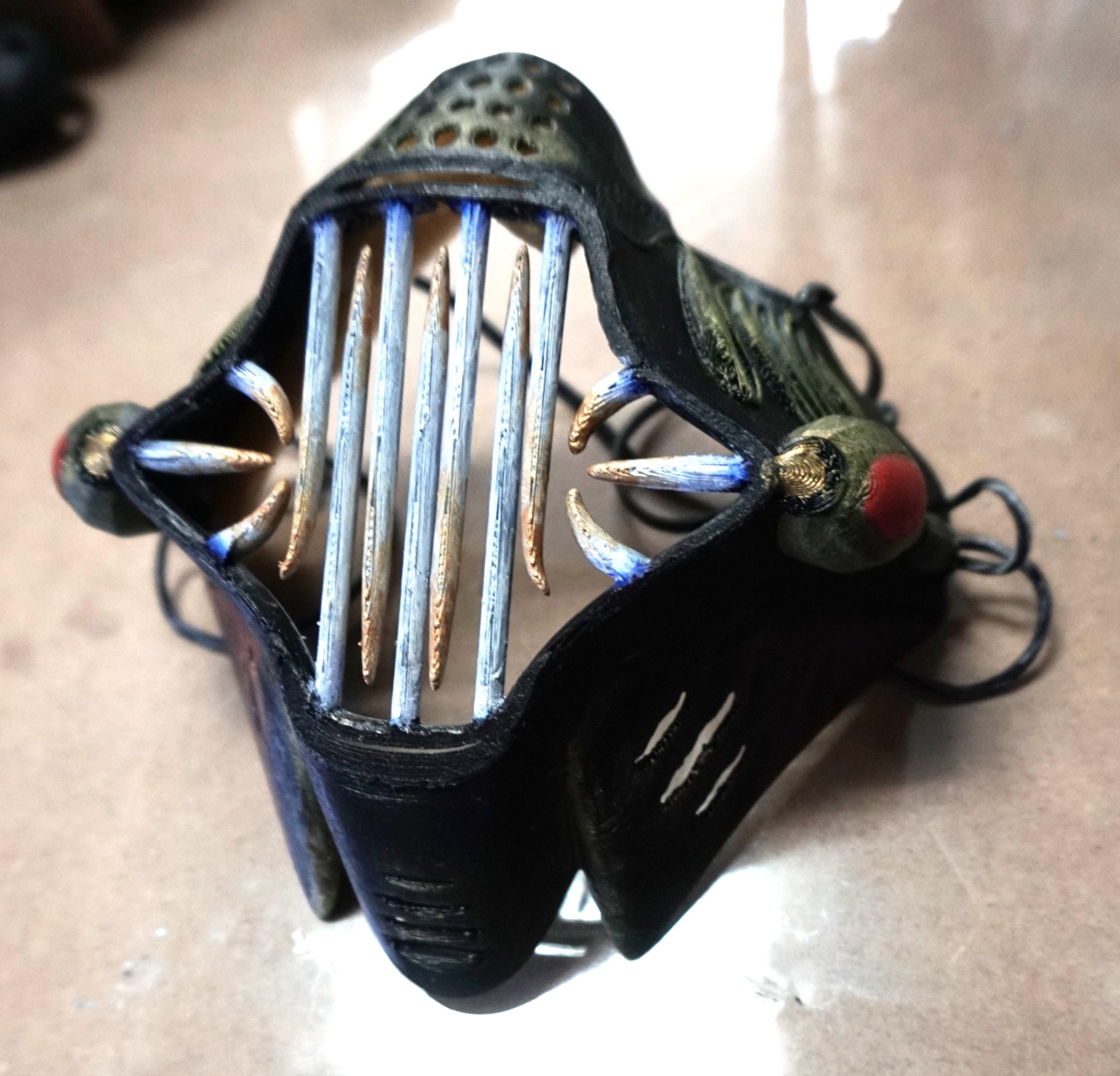 Mặt nạ Halloween hai mặt in sẵn không cần hỗ trợ