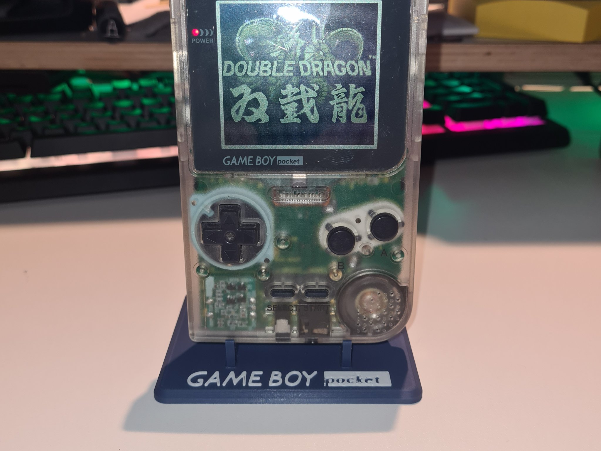 Giá đỡ hiển thị cho Game Boy Pocket