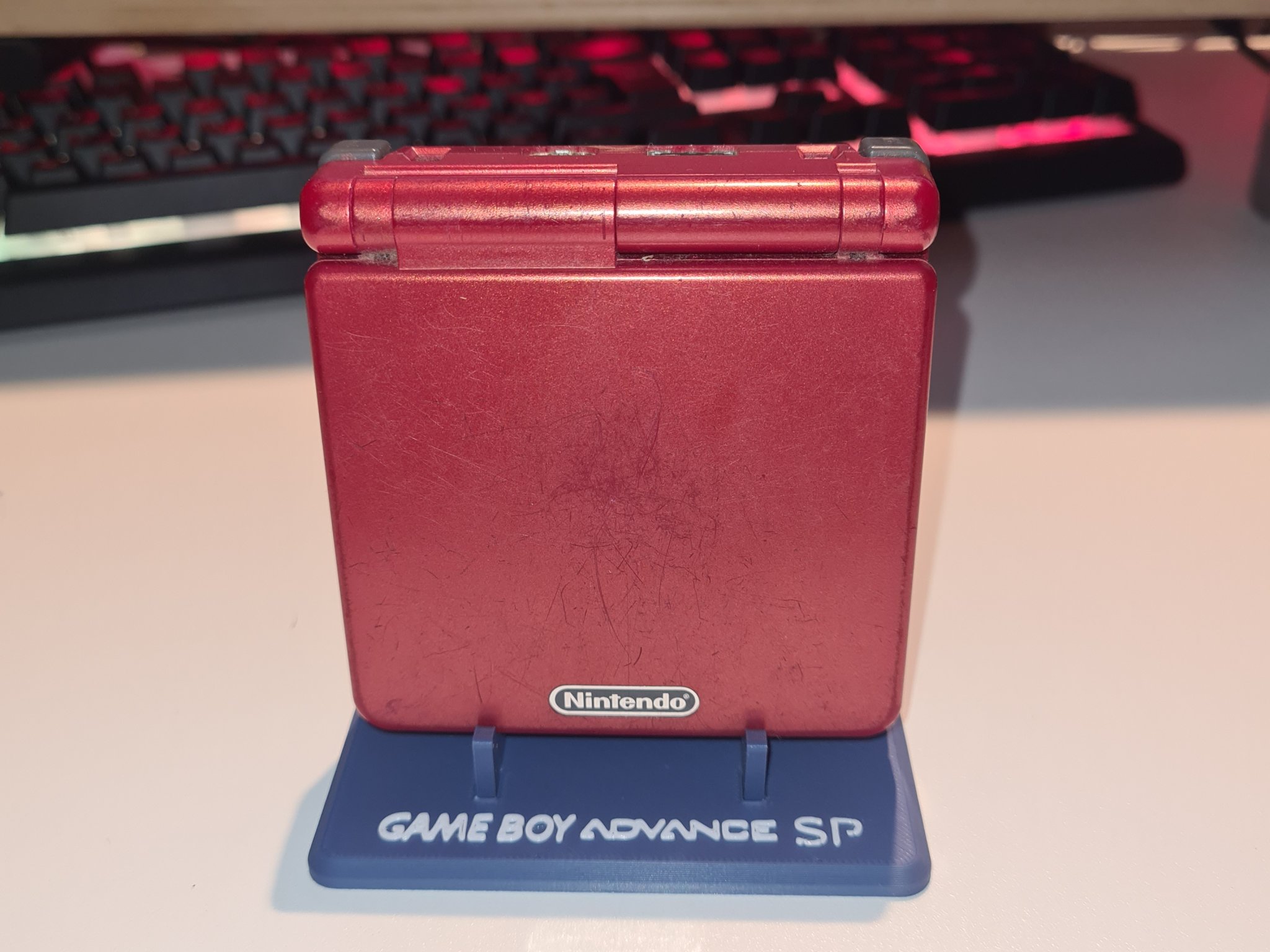 Giá đỡ hiển thị cho GameBoy Advance SP