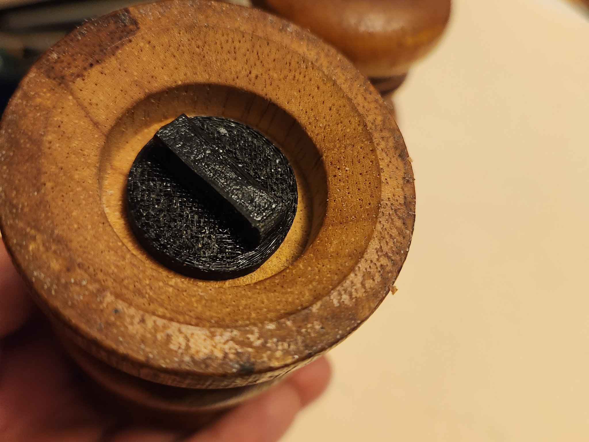 Nắp thay thế cho lỗ đổ muối trong bộ shaker gỗ