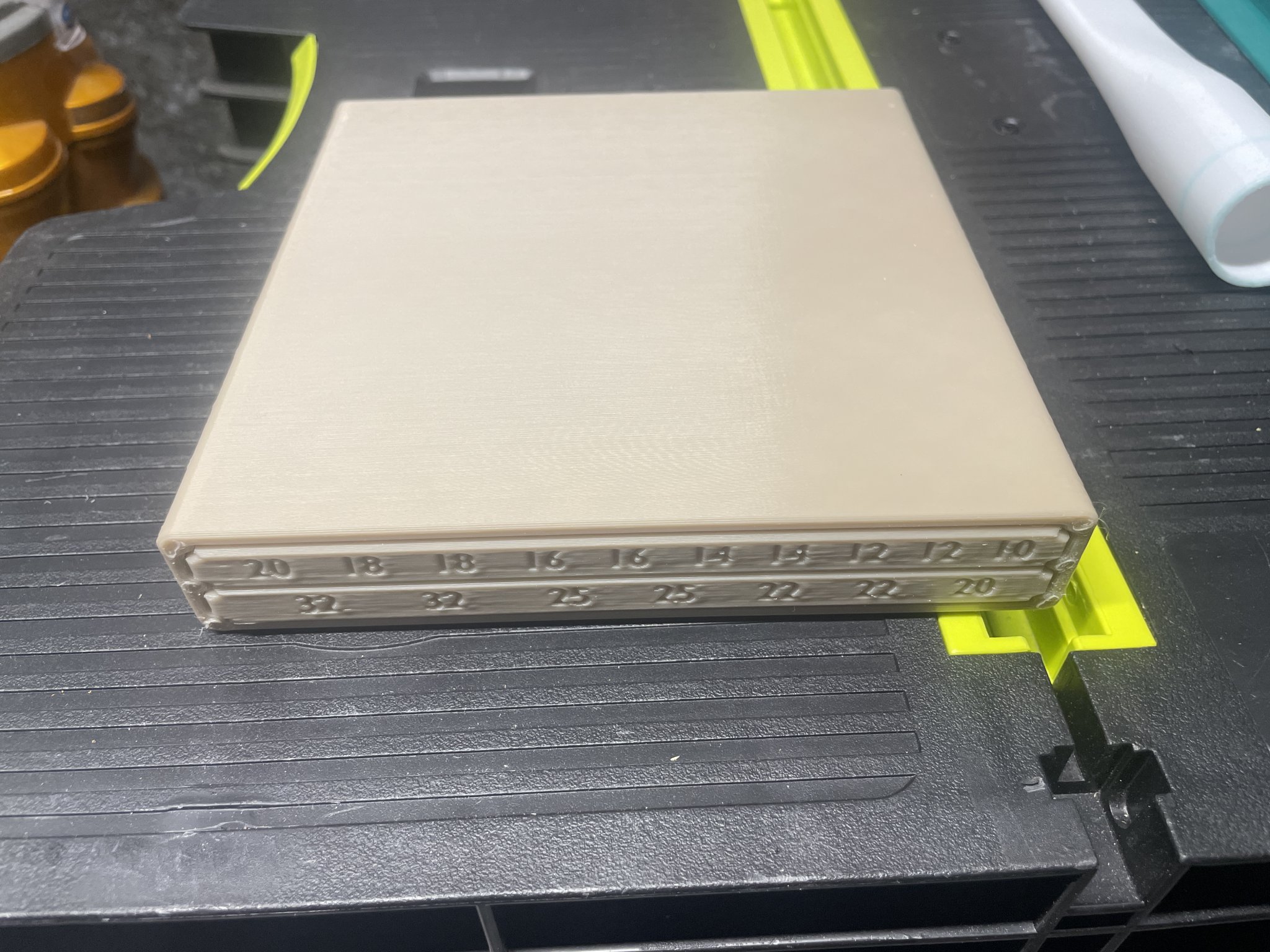 Hộp lưu trữ cho mũi khoan dạng chén