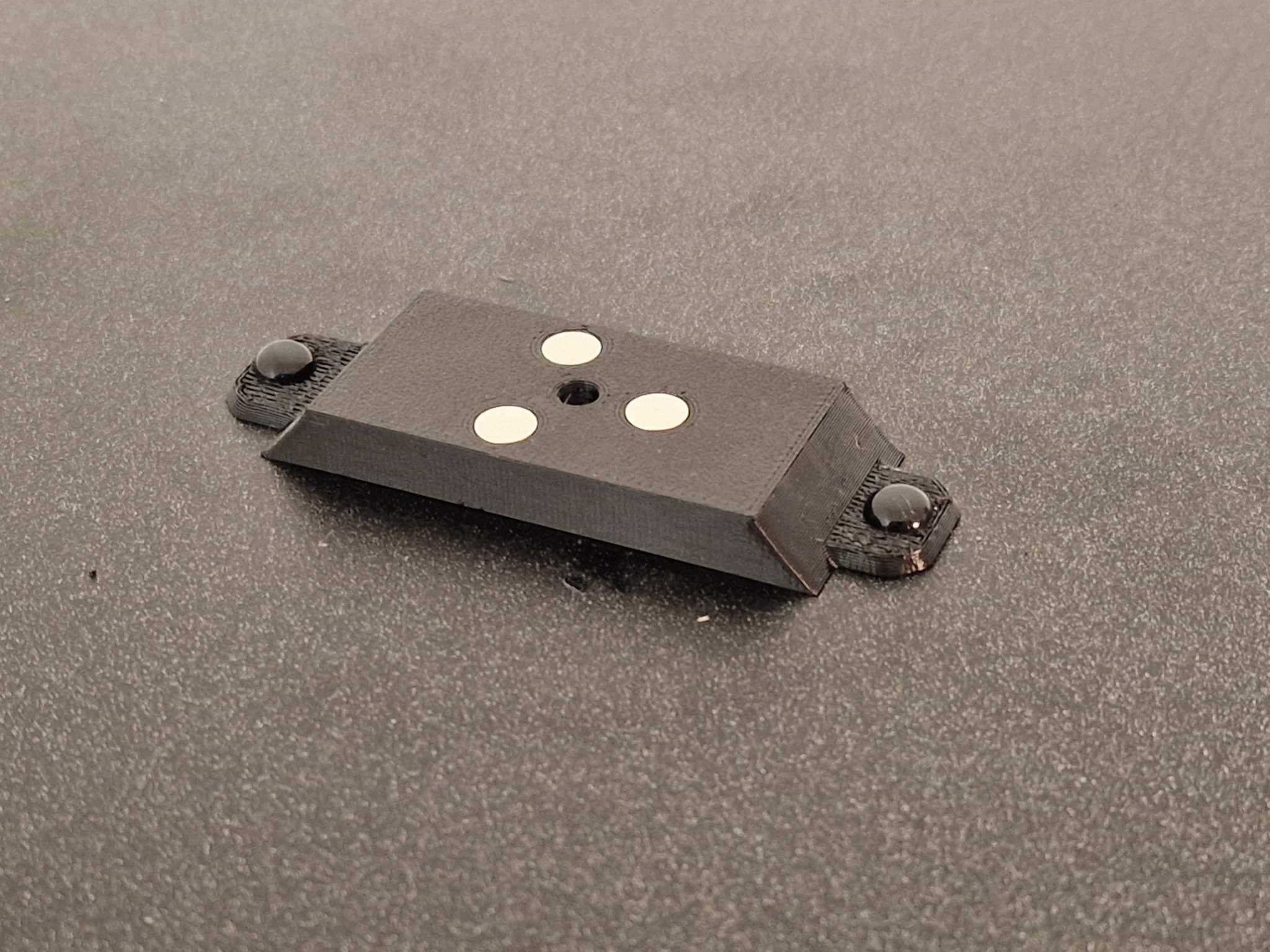 Nắp trung tâm cho Enclosure Prusa với kết nối Bowden và nam châm