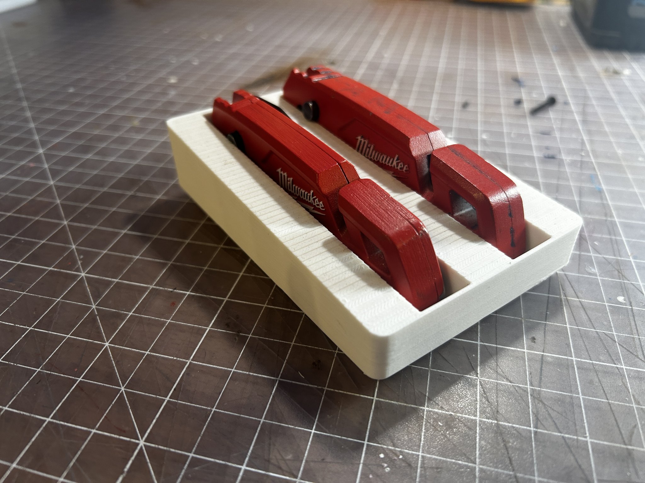 Giá đỡ lưỡi dao Milwaukee Fastback cho 2 dao c utility