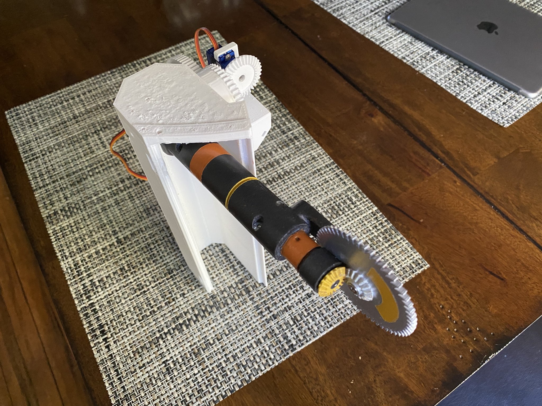 Cưa mini chức năng cho khoang bánh mì của Chopper