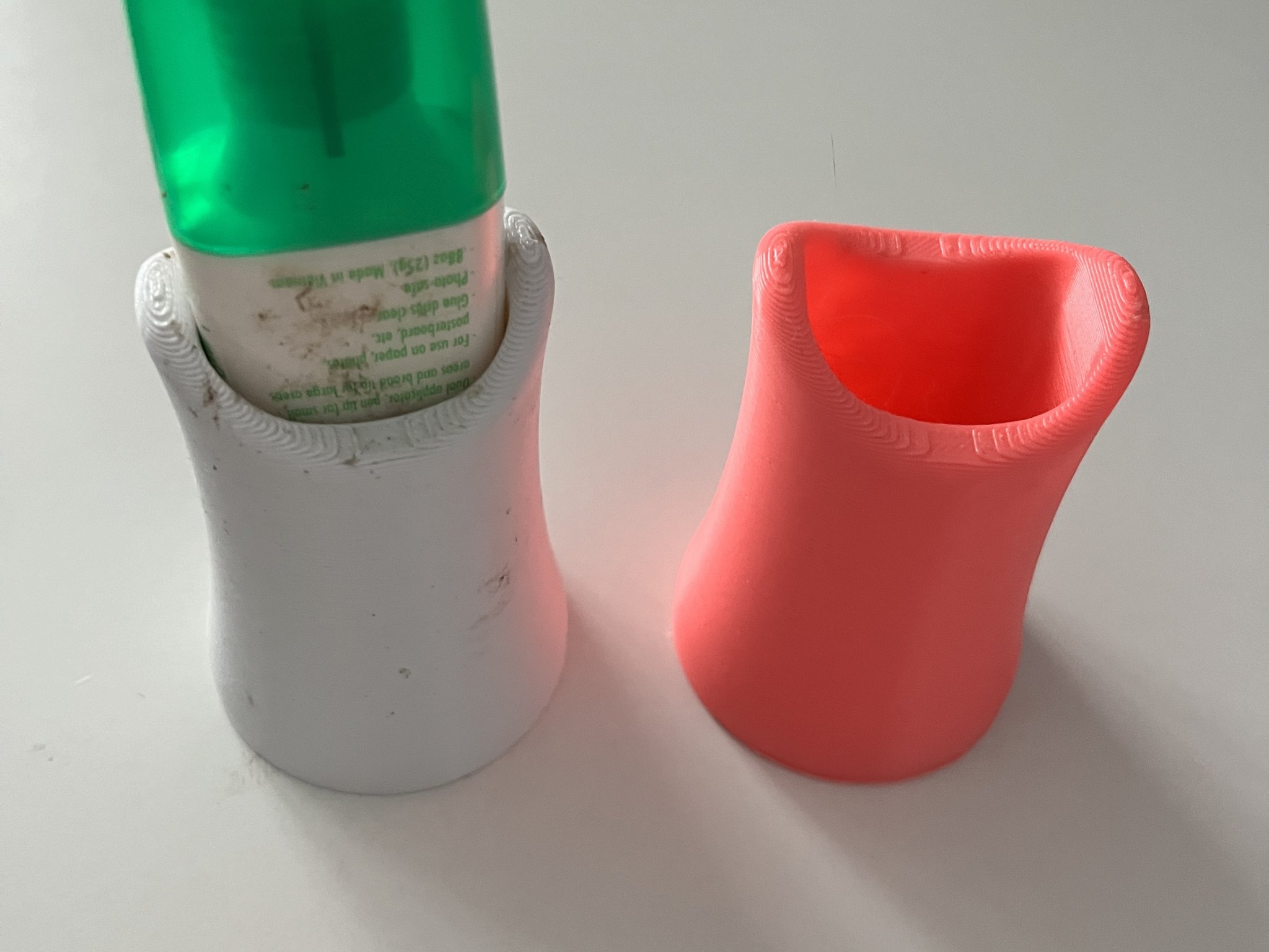 Giá đỡ bút keo Tombow cho người yêu thủ công