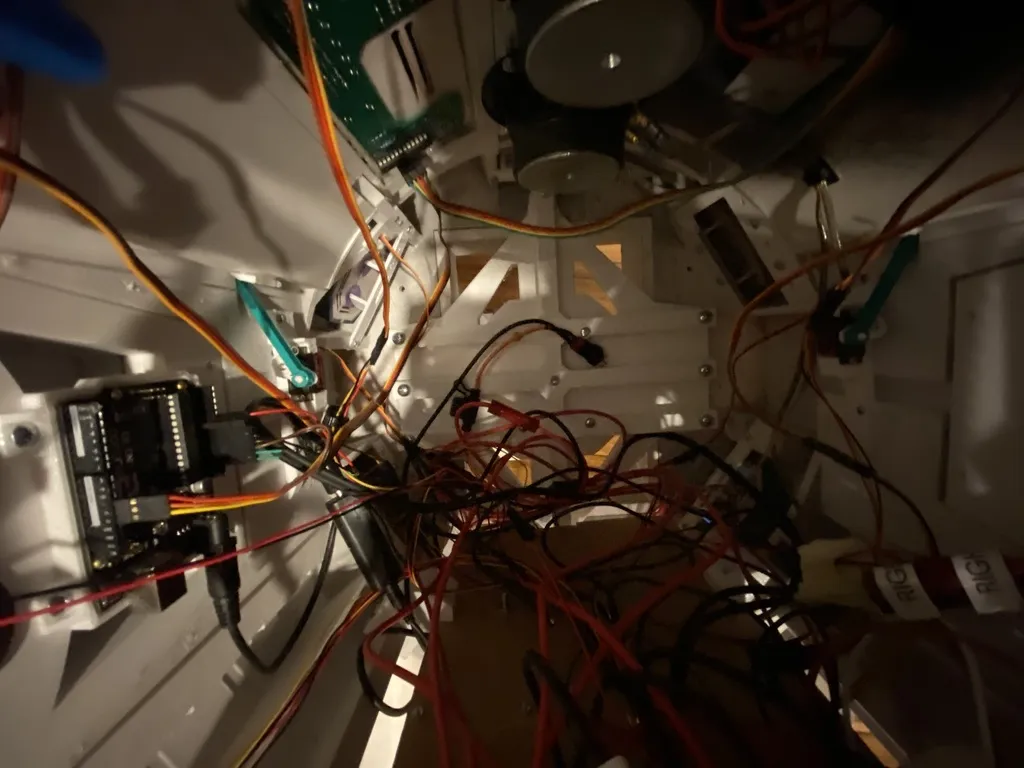 Bộ nâng cấp giá đỡ chân giữa cho R2-D2 của Mr. Baddeley