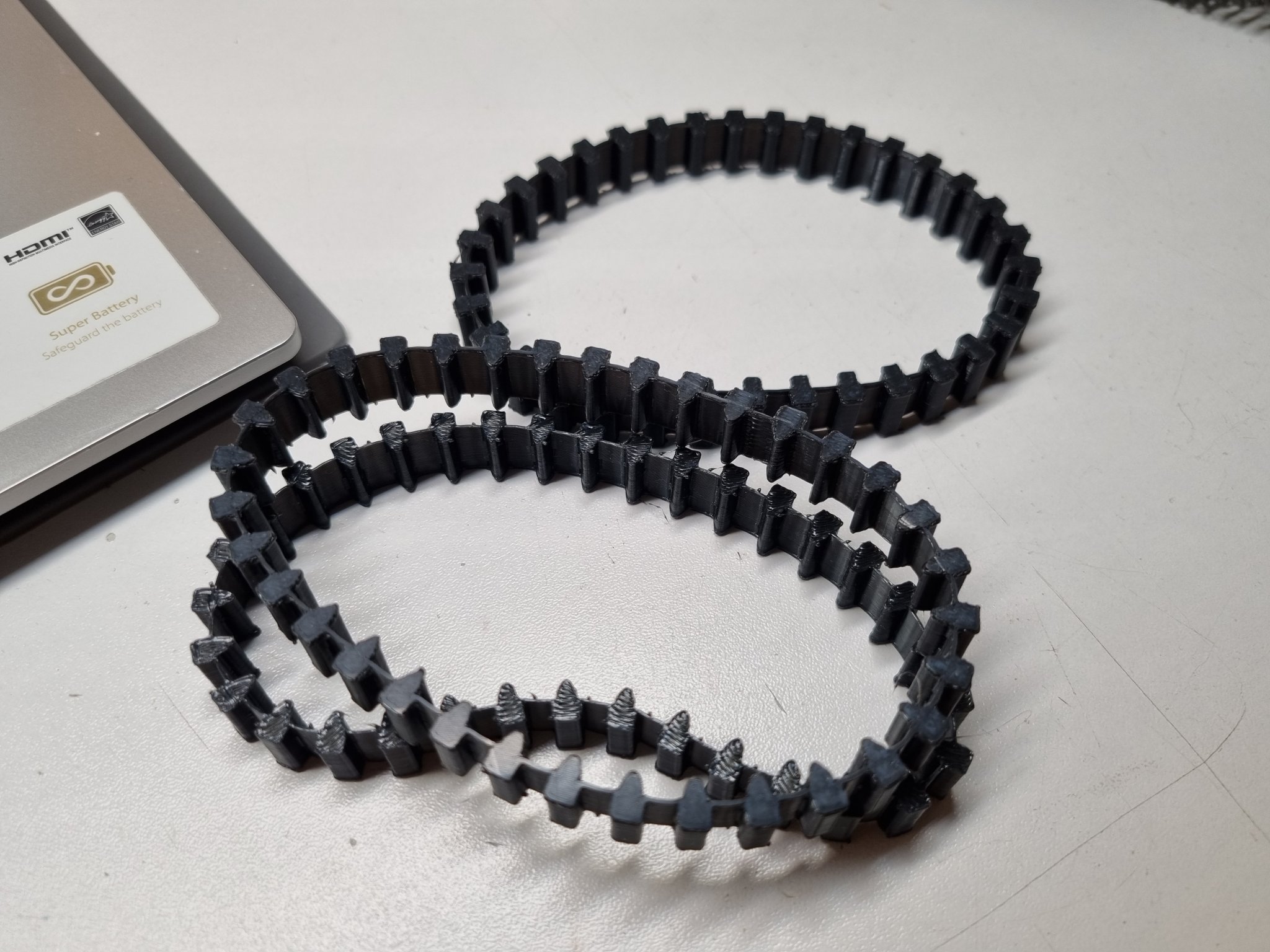 Bánh xe và xích linh hoạt cho mô hình xe tăng