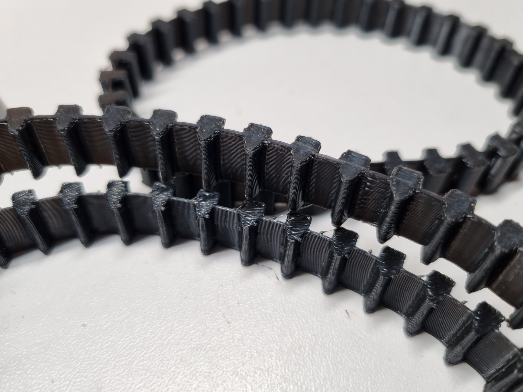 Bánh xe và xích linh hoạt cho mô hình xe tăng