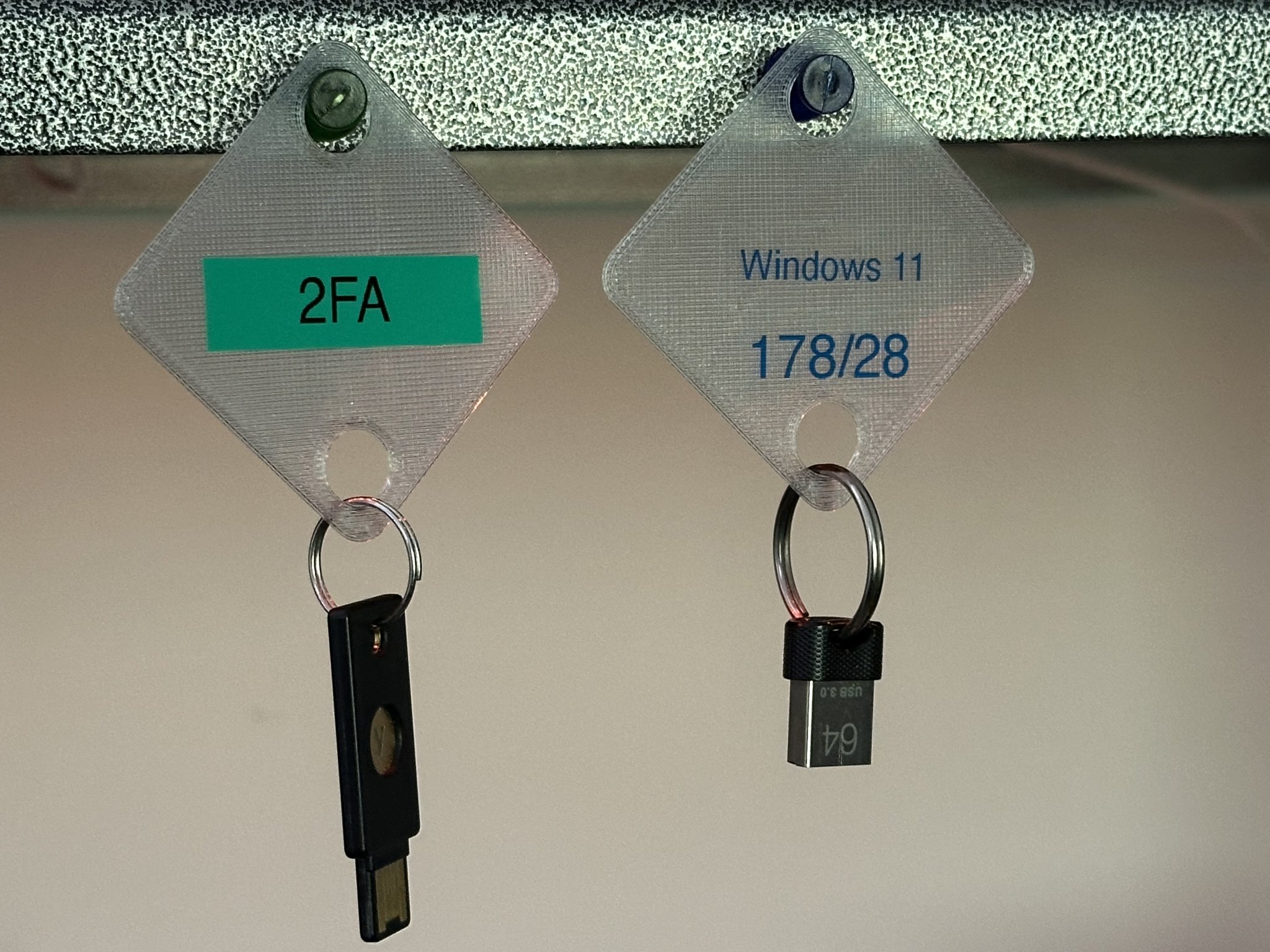 Móc treo chìa khóa linh hoạt dễ sử dụng