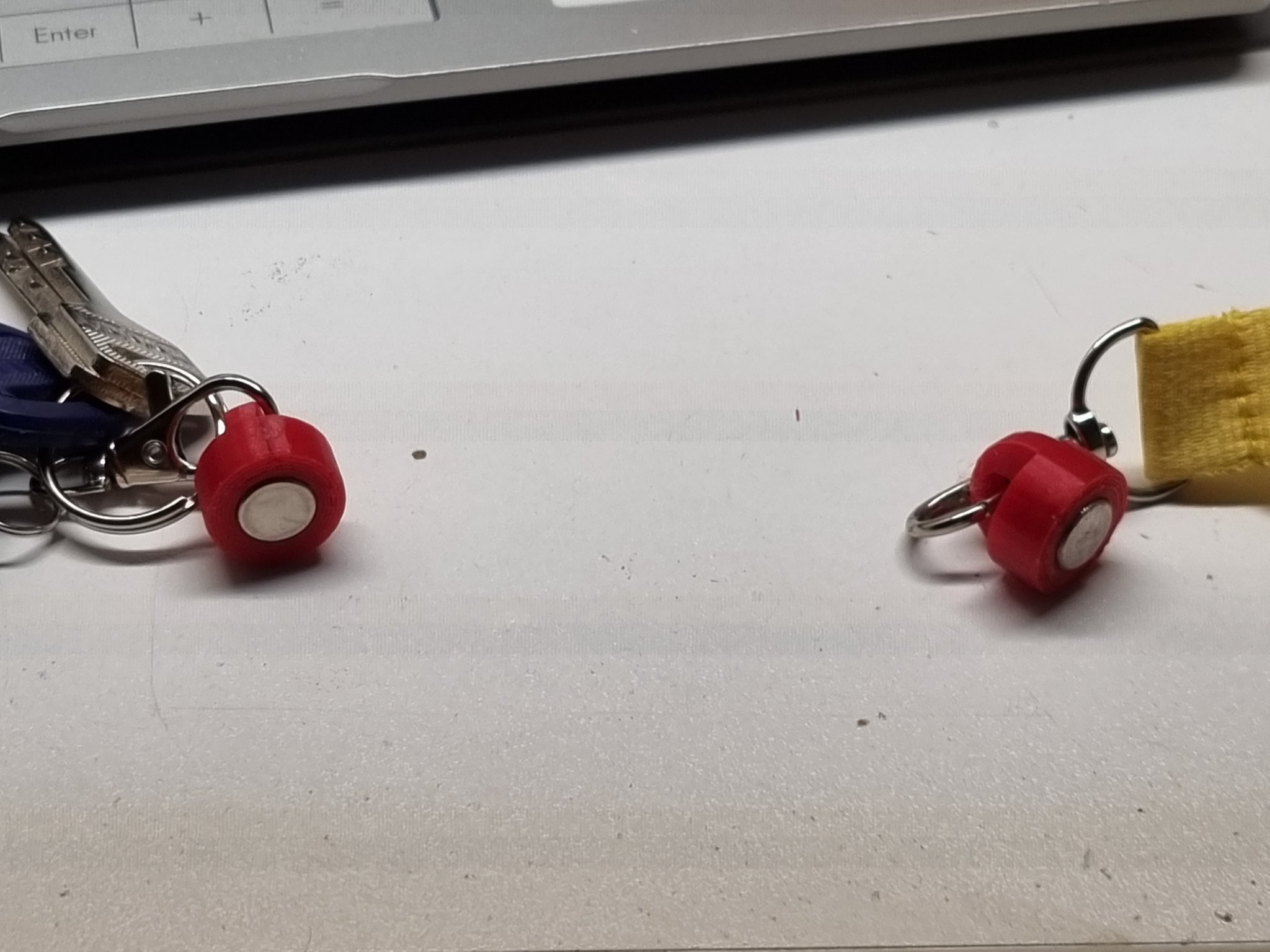 Giá đỡ chìa khóa từ tính nhanh chóng với cơ chế thả nhanh