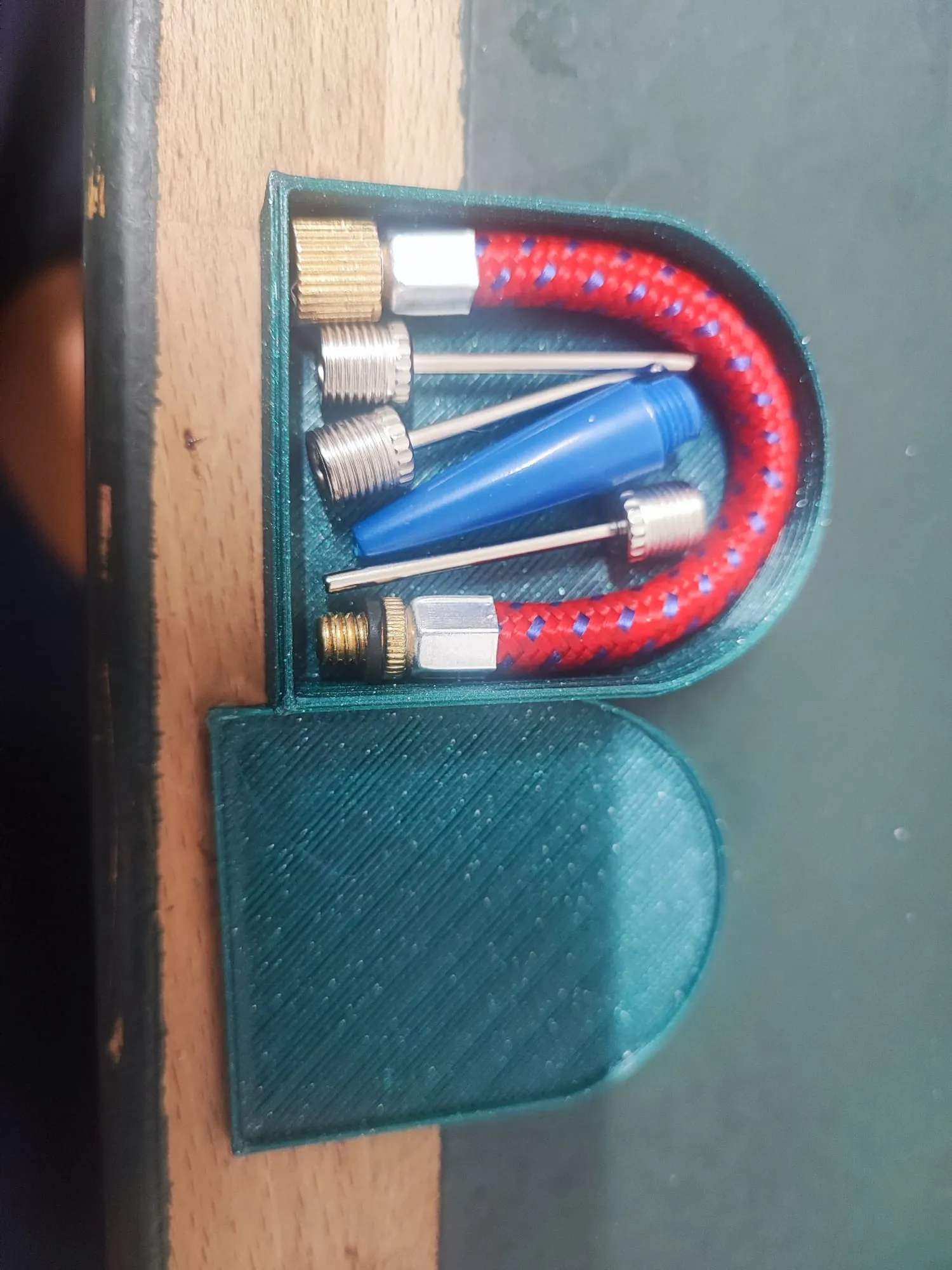 Hộp nhỏ chứa van cho bóng đá