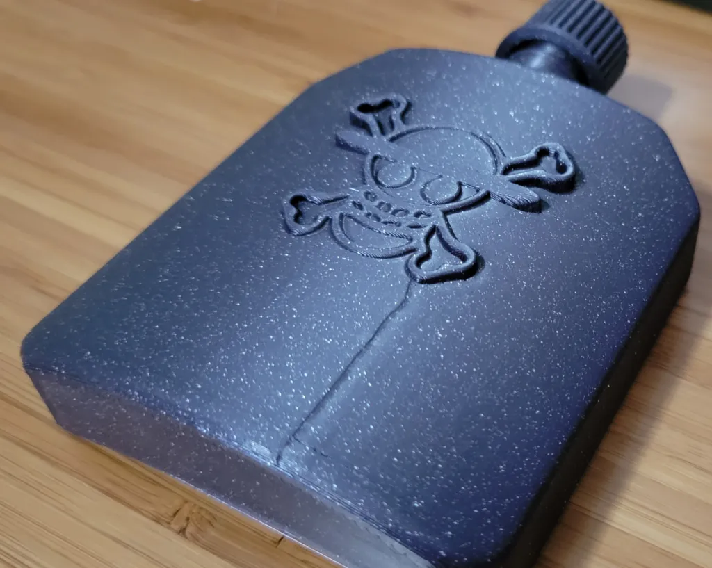 PhLAsk phiên bản One Piece với logo Hải Tặc Mũ Rơm