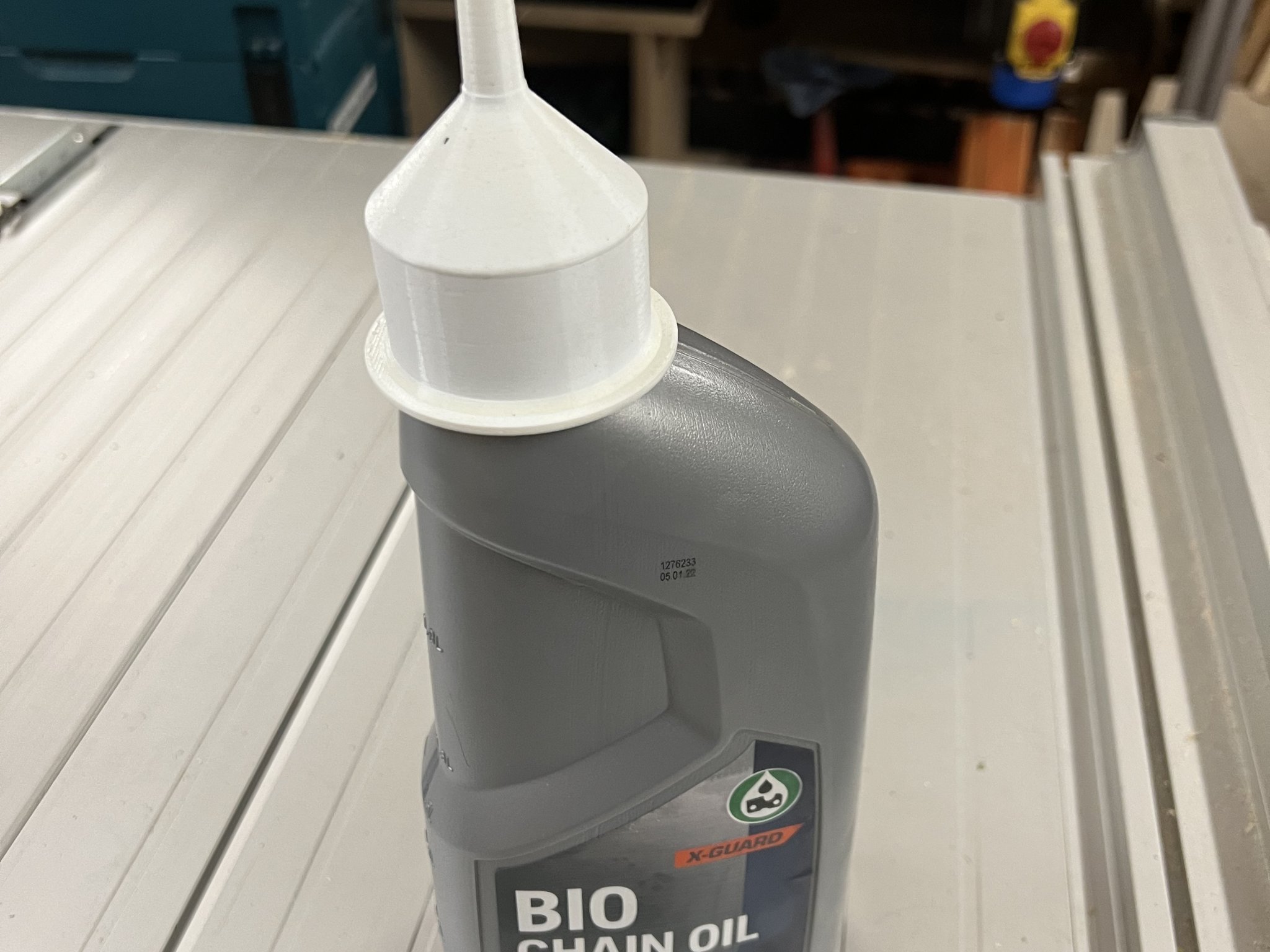 Phễu dầu cho cưa xích tiện lợi