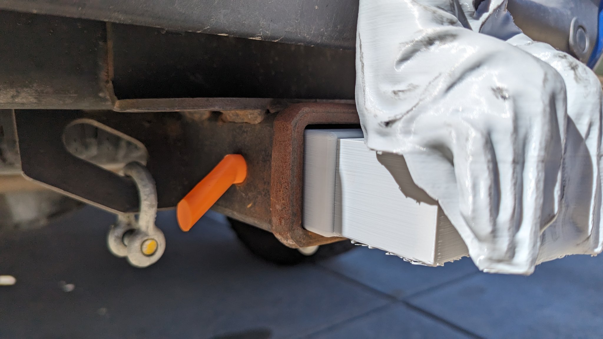 Pin kéo trang trí không chịu tải trọng