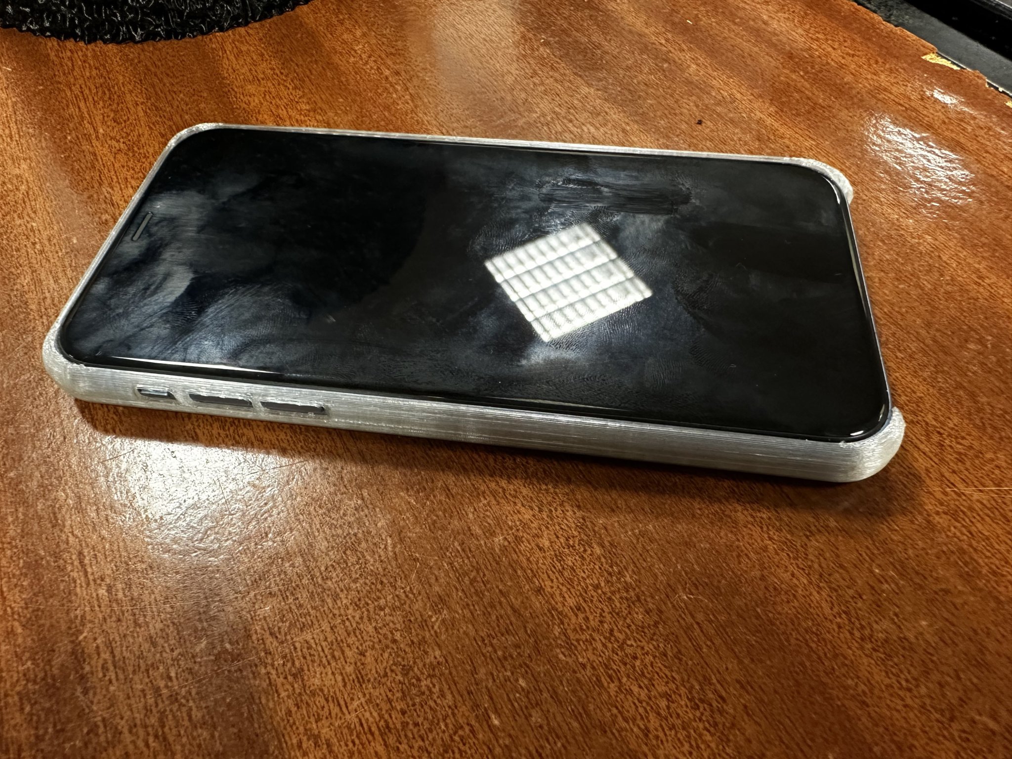 Giá đỡ điện thoại cho iPhone XR phục vụ dự án đại học