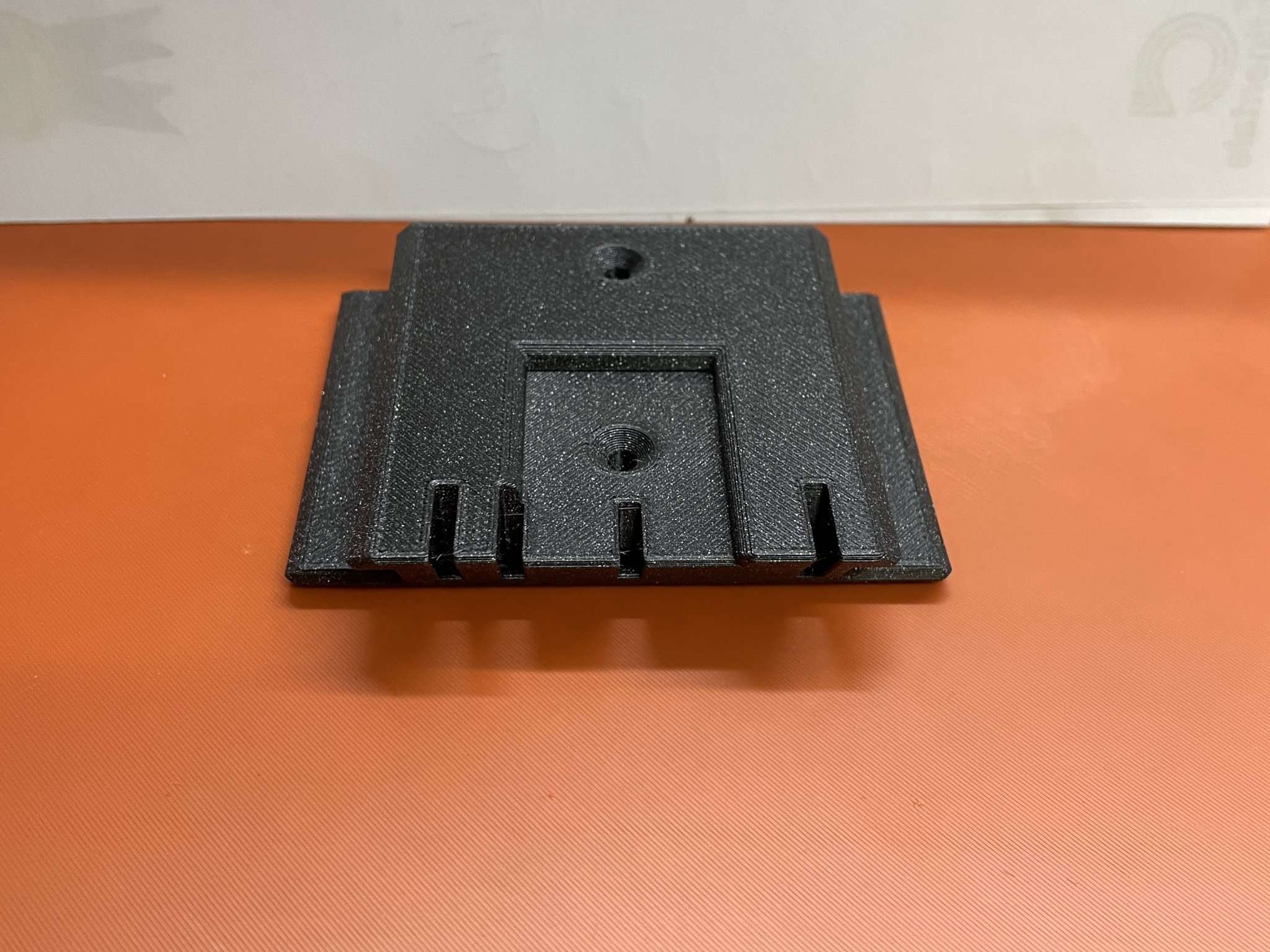 Giá đỡ thiết bị Bosch Professional treo tường hoặc trần