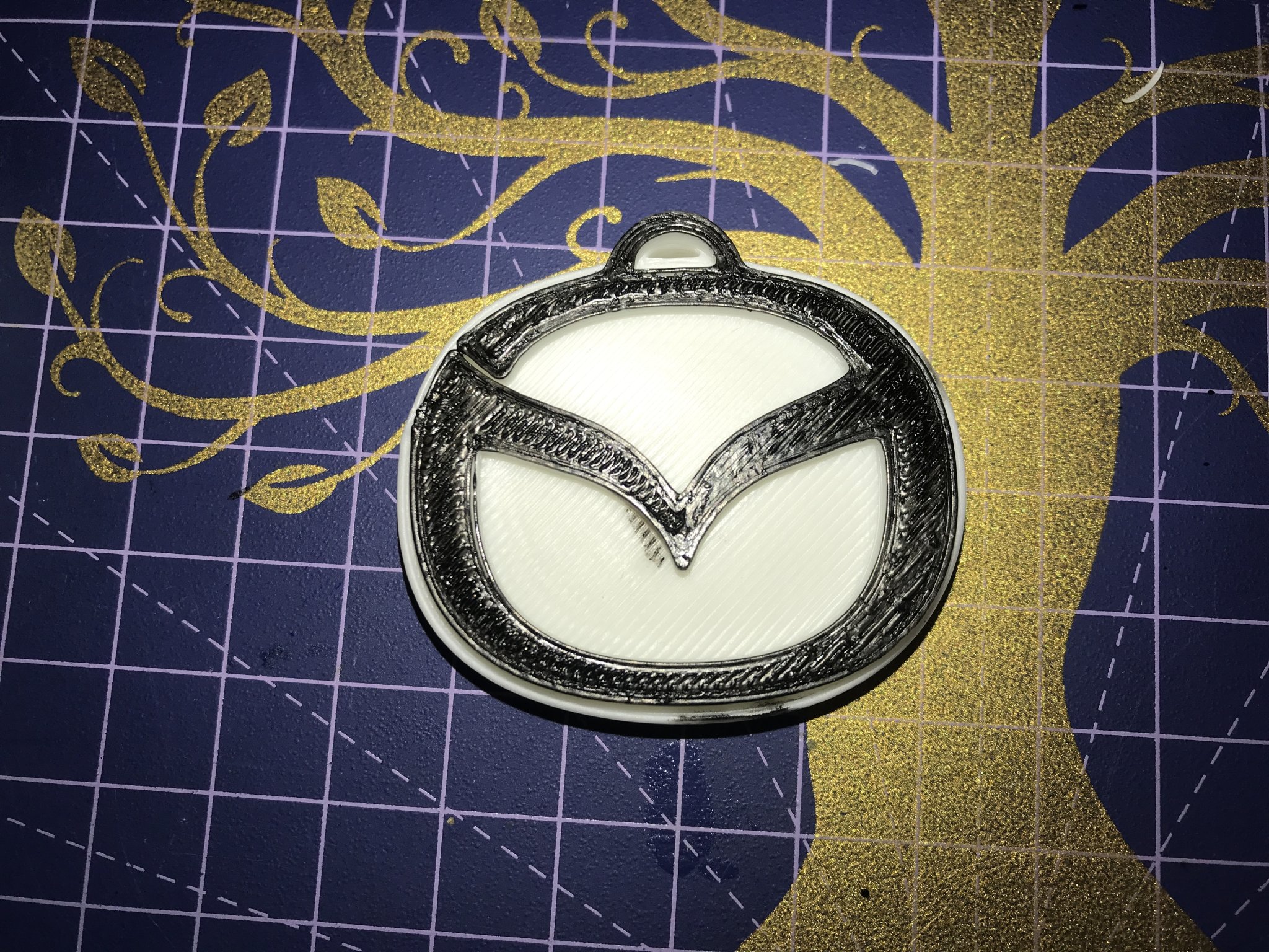 Thẻ chìa khóa với biểu tượng xe hơi 3D