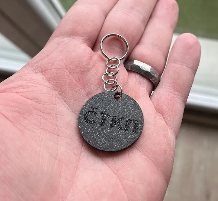 Móc khóa Čtrtkon với chip NFC