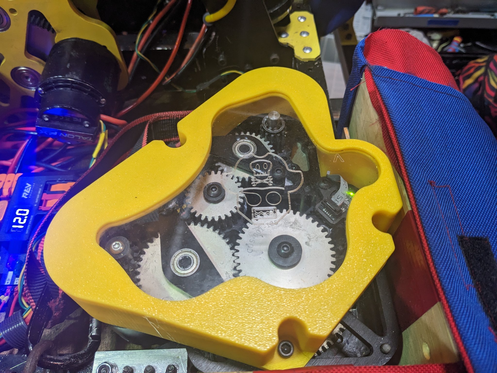 Bìa che hộp số Swerve X của West Coast Products bằng acrylic